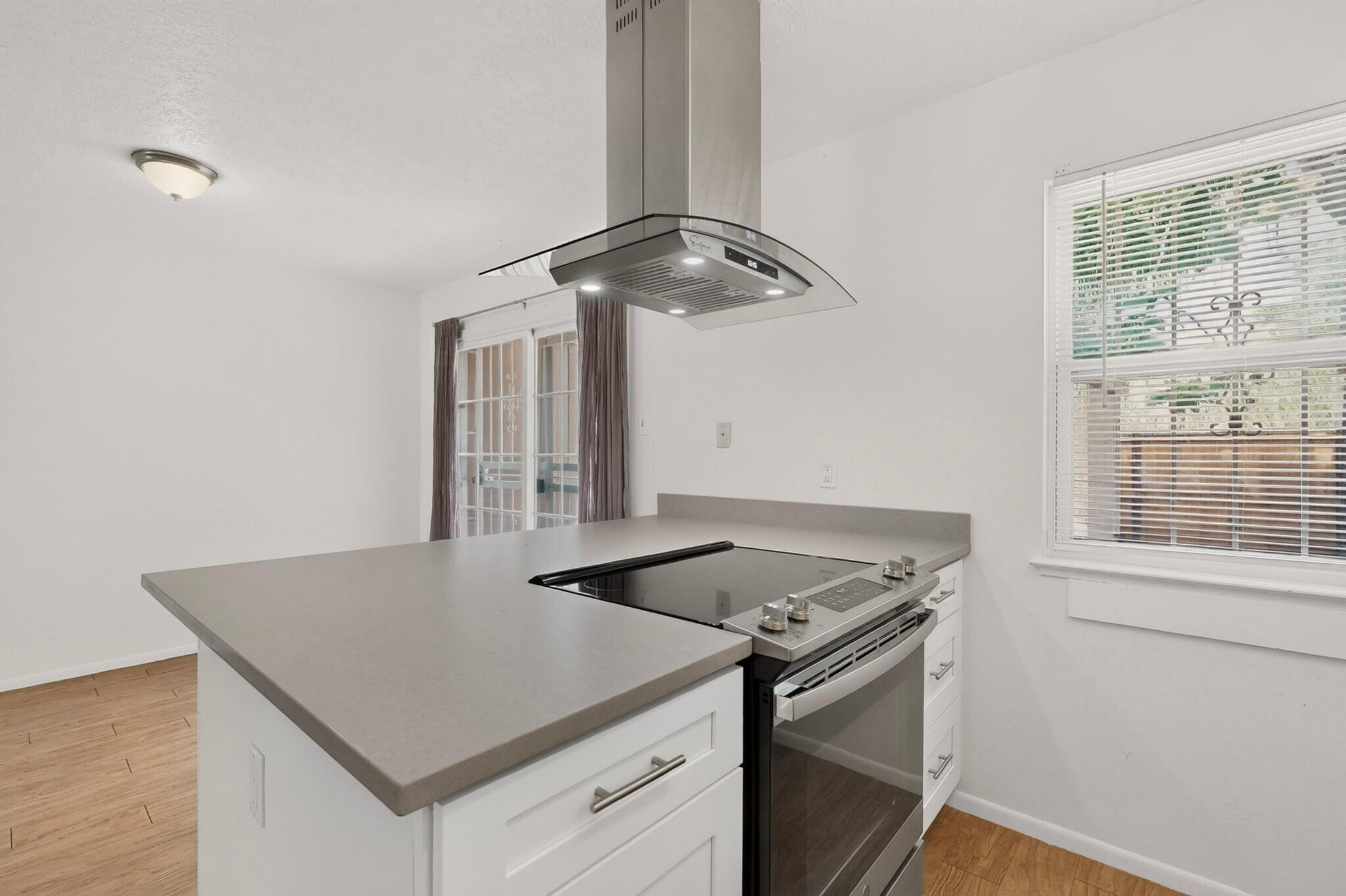 Photo 5 — 753 Camino Floretta NW