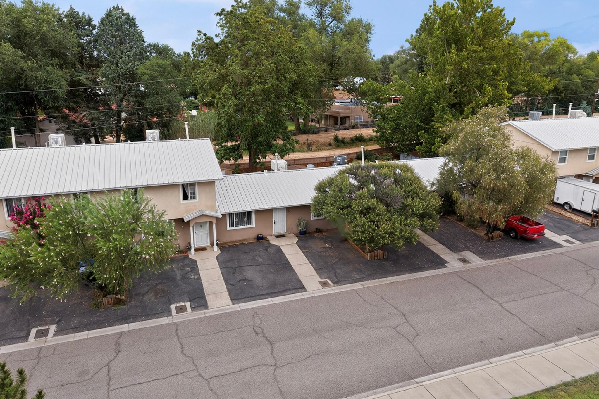 Photo 2 — 753 Camino Floretta NW