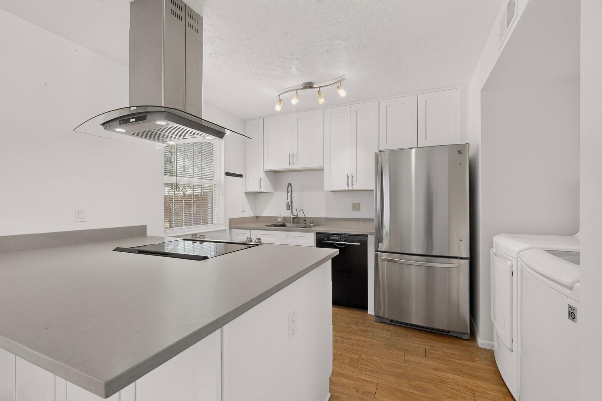 Photo 11 — 753 Camino Floretta NW