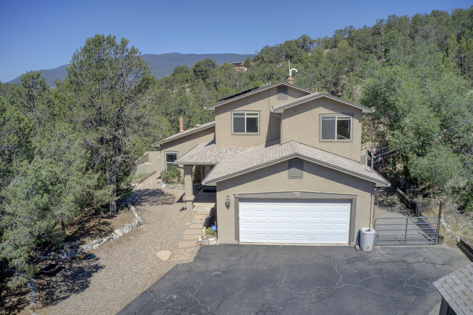 27 Forest Road, Tijeras, NM 87059
