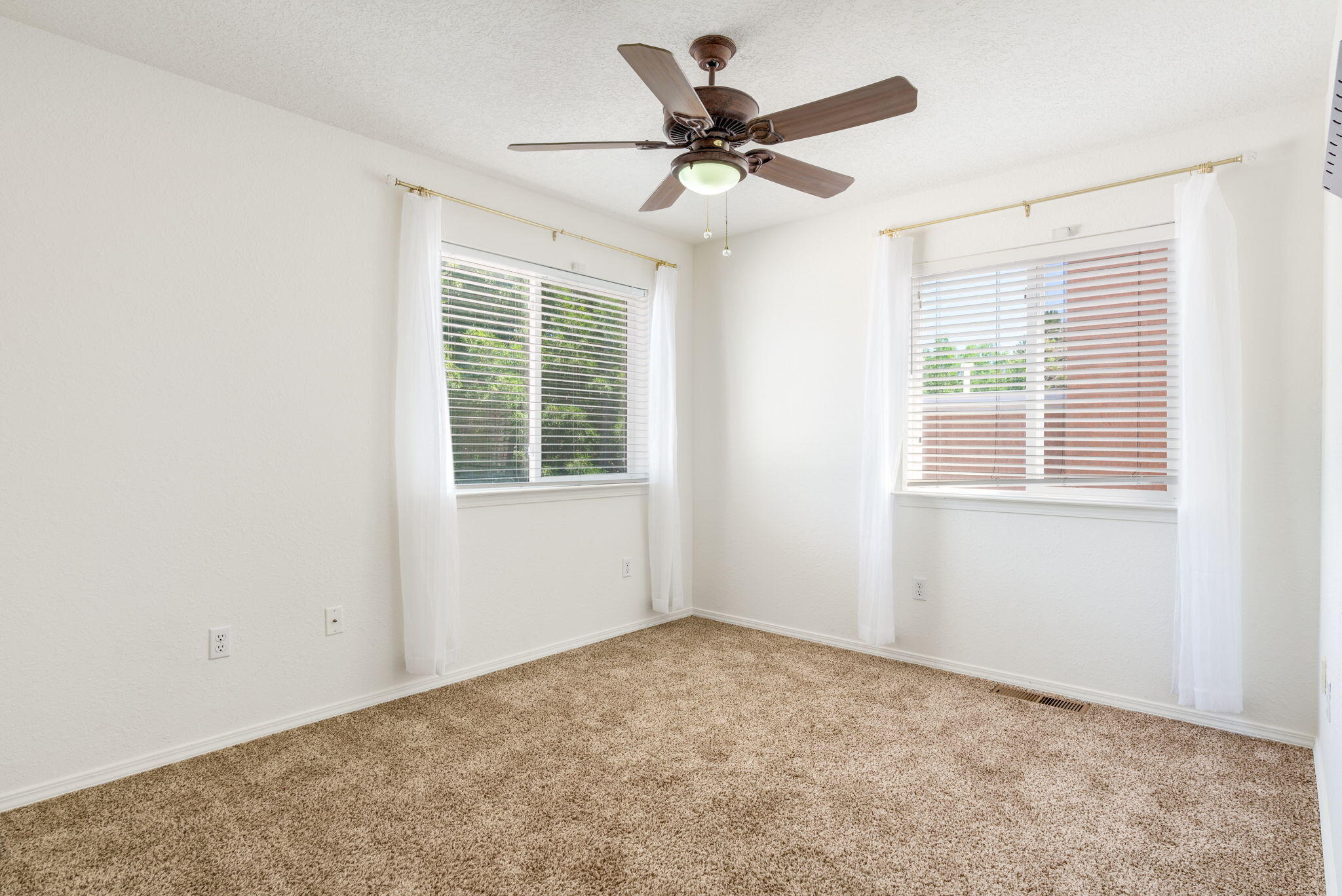 Photo 3 — 4701 Morris Street NE APT 1303