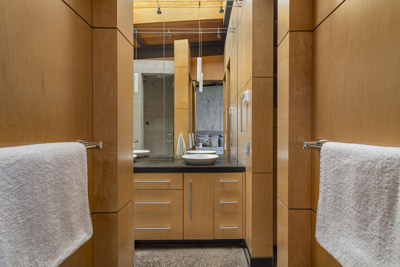 Photo 2 — 1105 Marquette Place NE