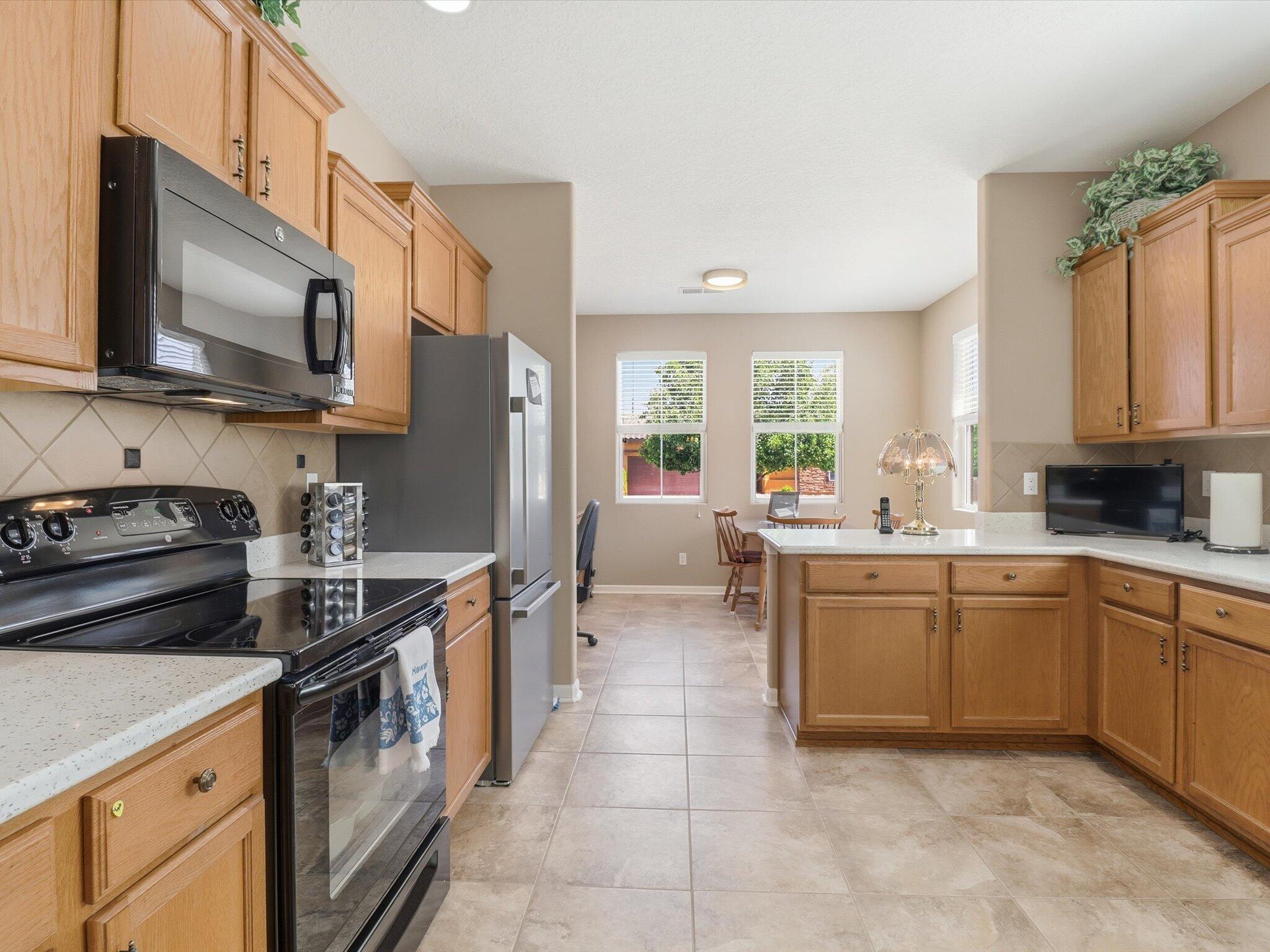 Photo 2 — 470 Zuni River Circle SW