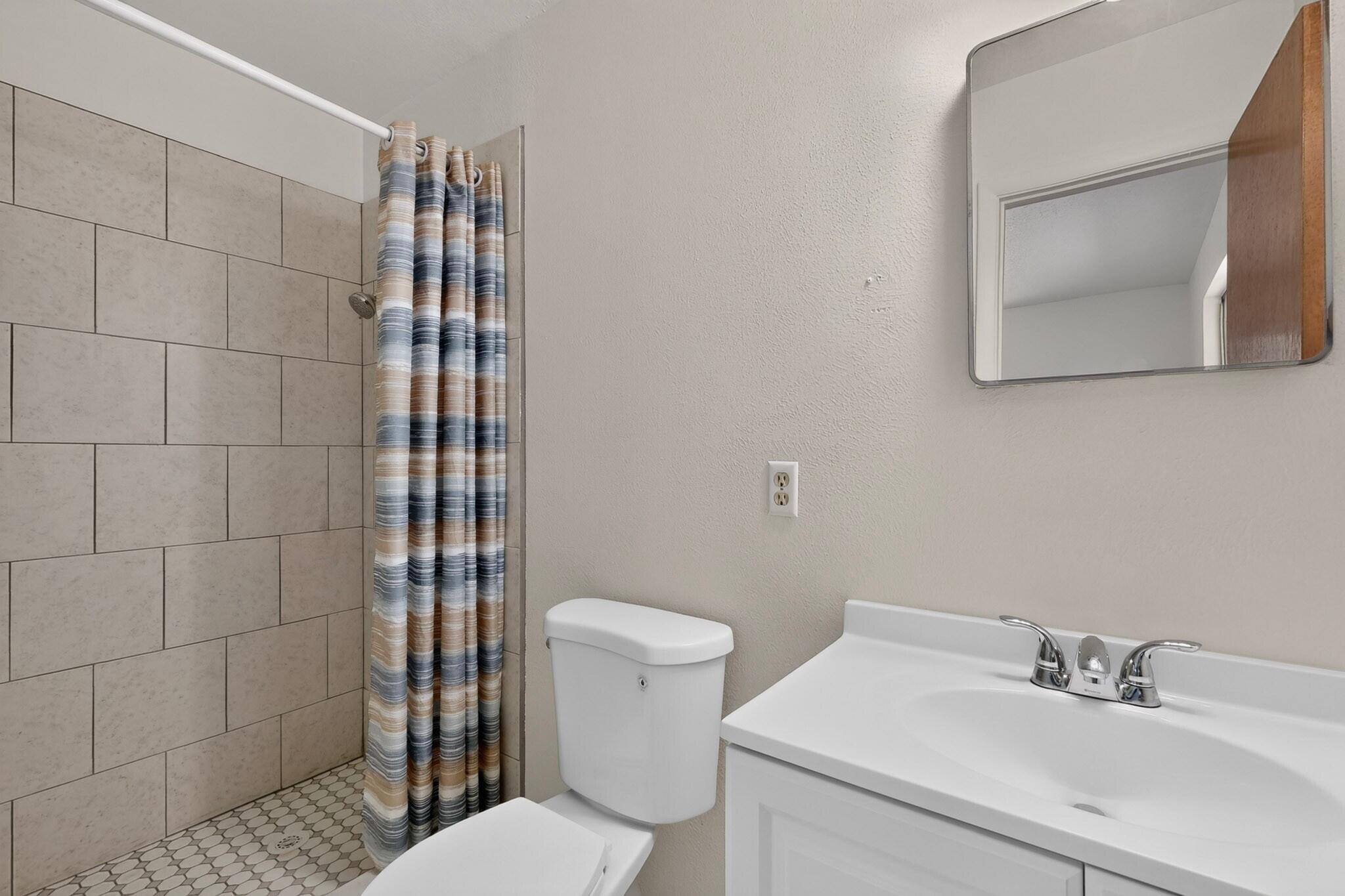 Photo 5 — 417 Rhode Island Street NE