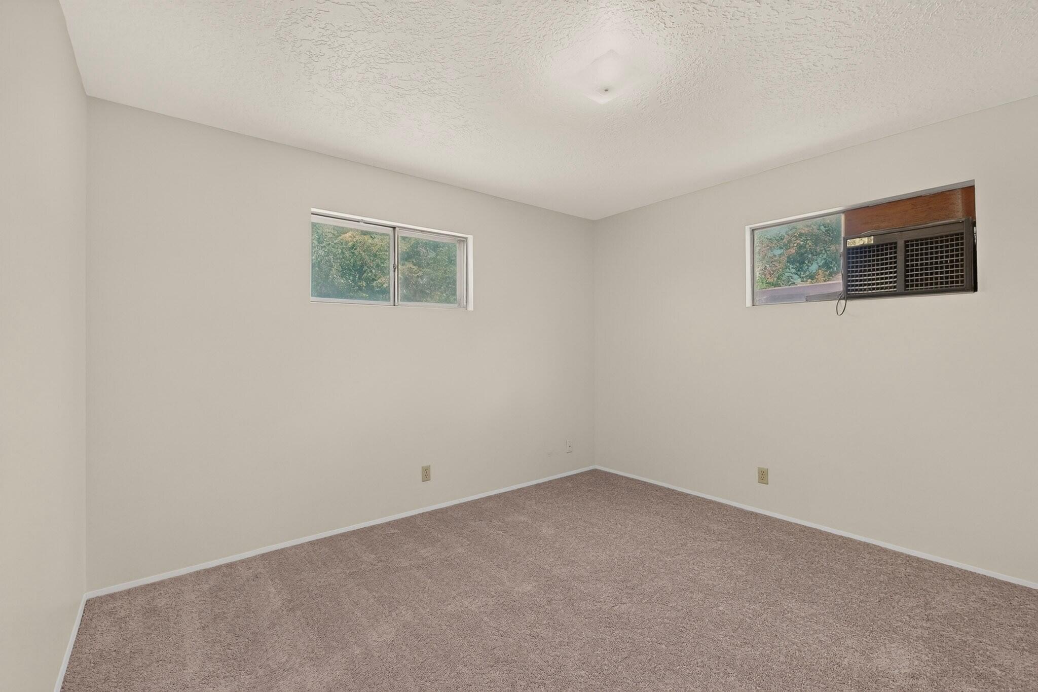 Photo 10 — 417 Rhode Island Street NE