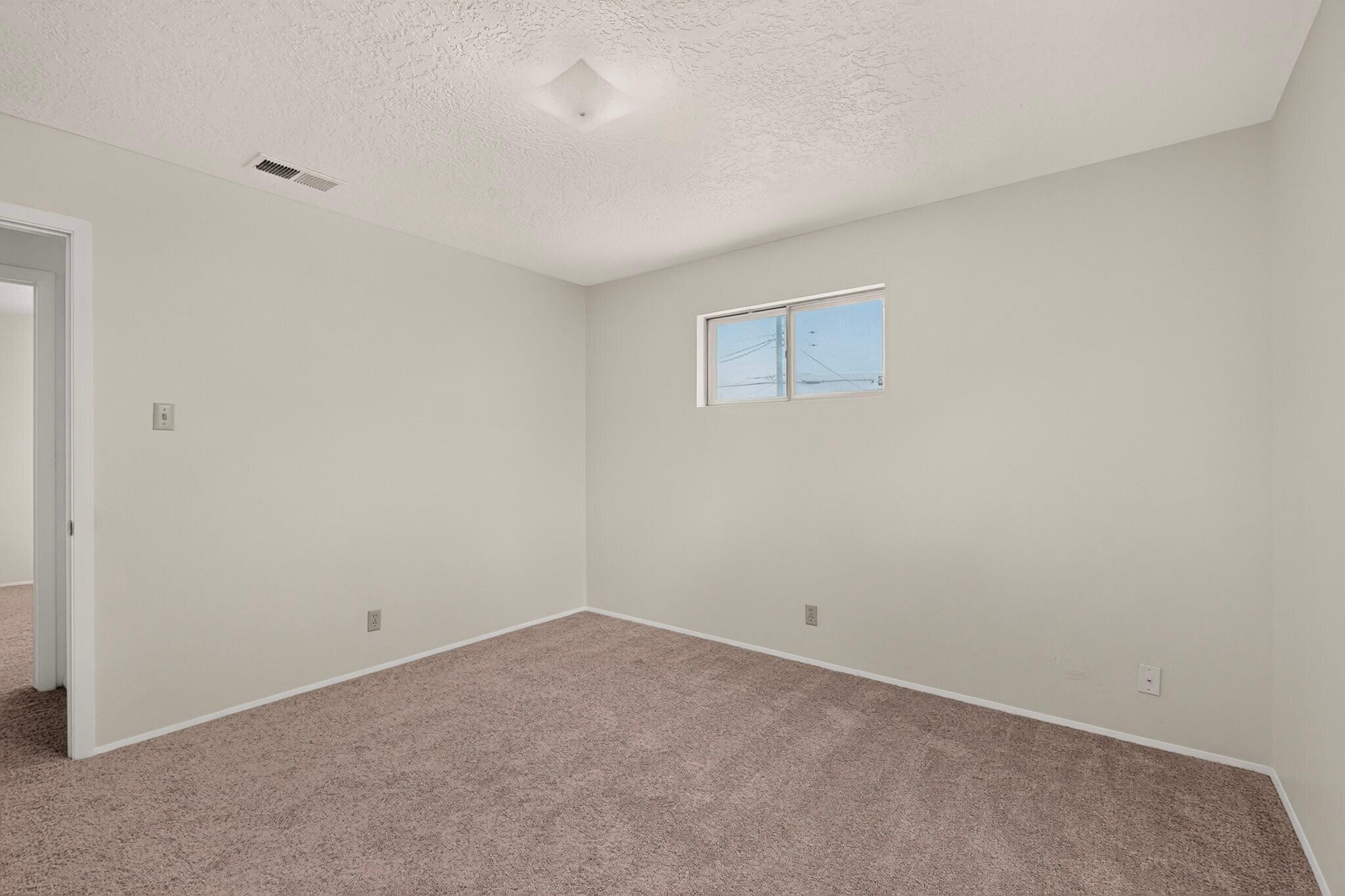 Photo 11 — 417 Rhode Island Street NE