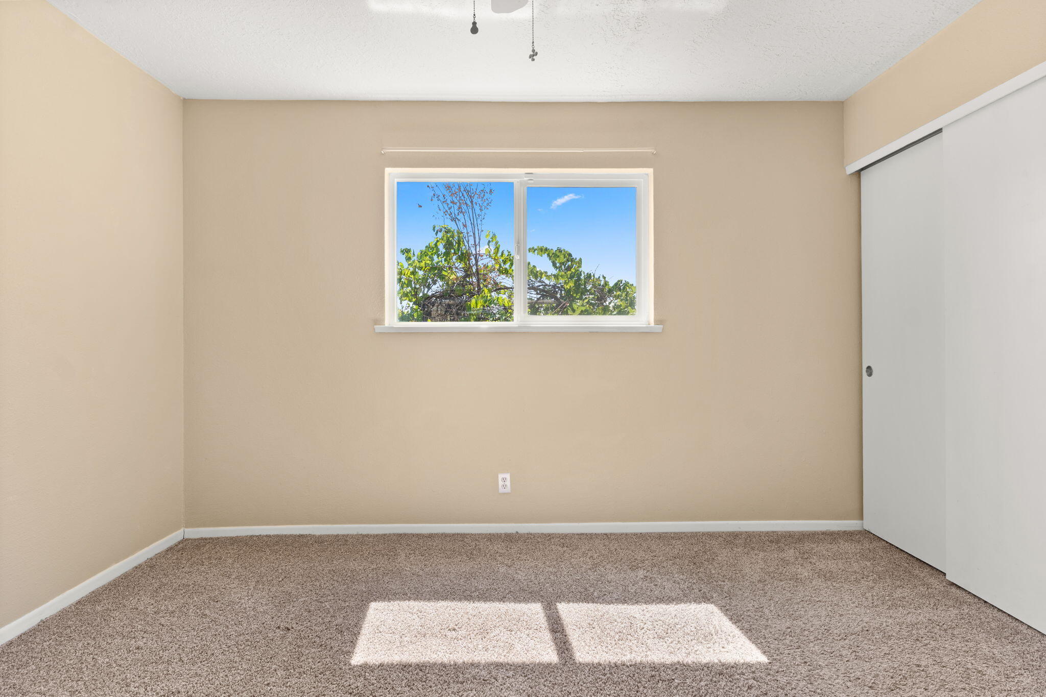 Photo 2 — 4904 Cerritos Avenue SW