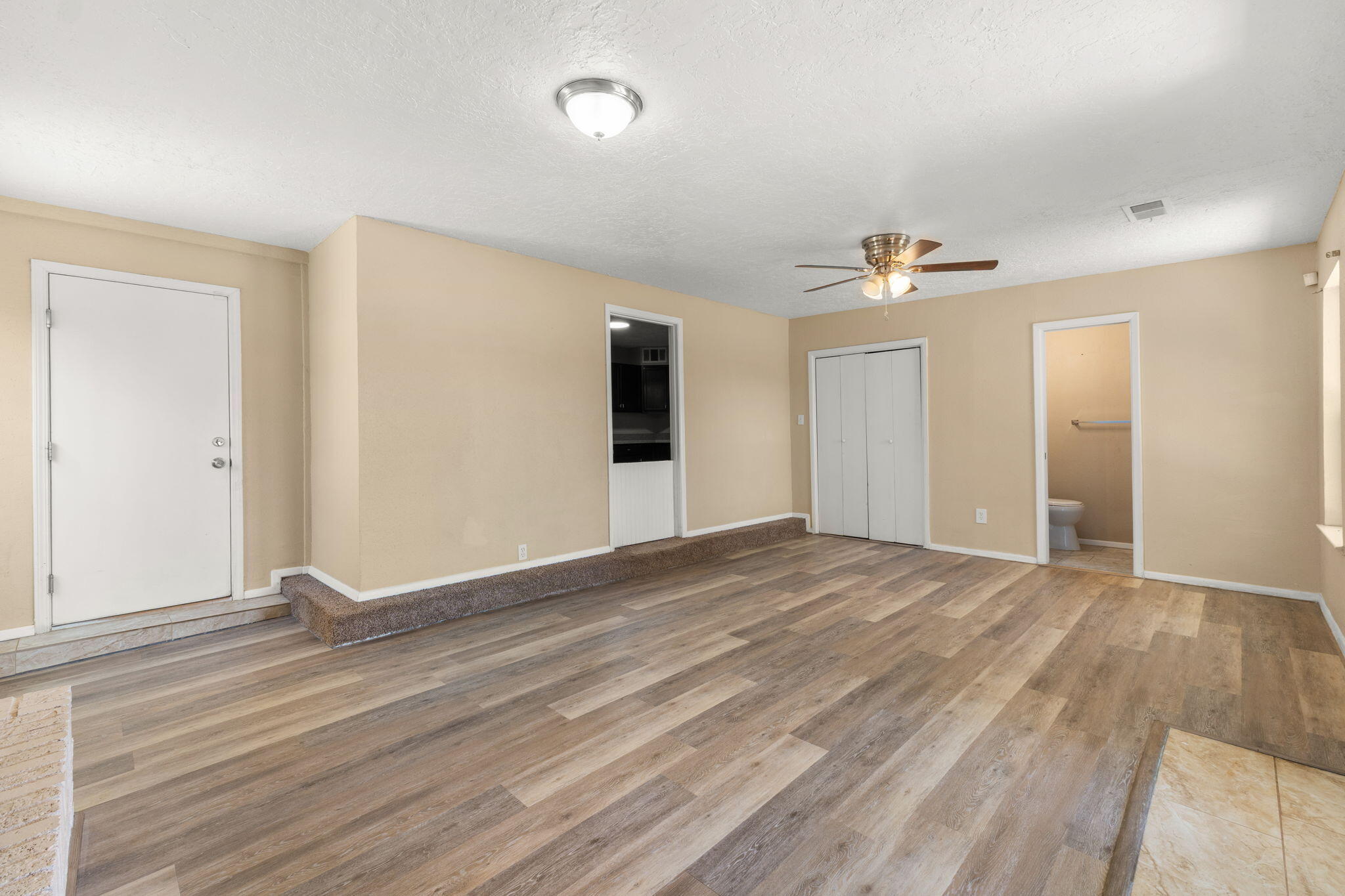 Photo 13 — 4904 Cerritos Avenue SW