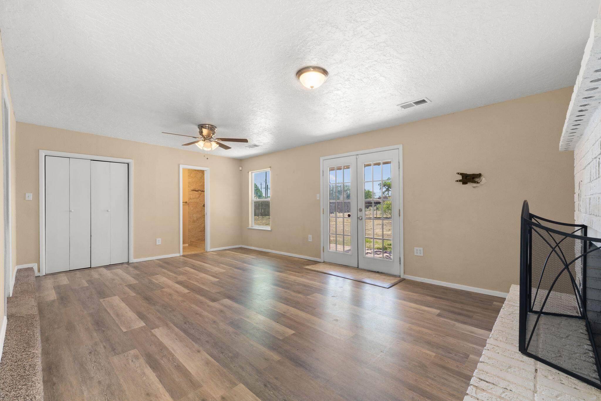 Photo 14 — 4904 Cerritos Avenue SW