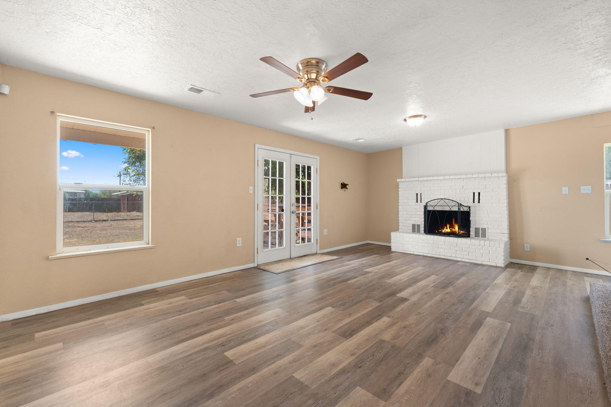 Photo 15 — 4904 Cerritos Avenue SW