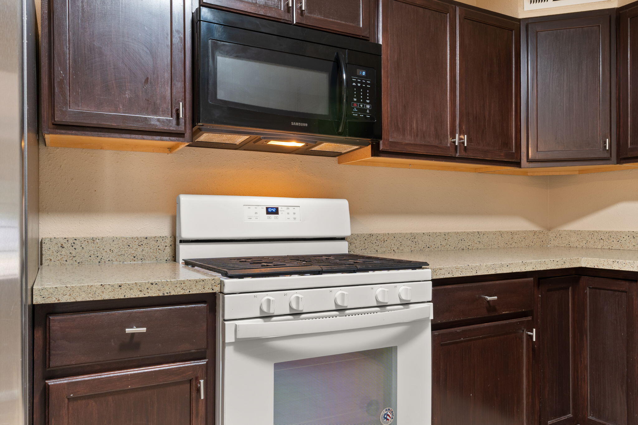 Photo 19 — 4904 Cerritos Avenue SW