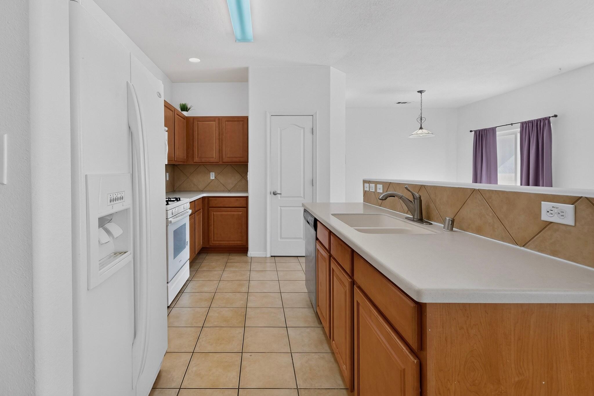 Photo 2 — 3112 Grassland Drive SW
