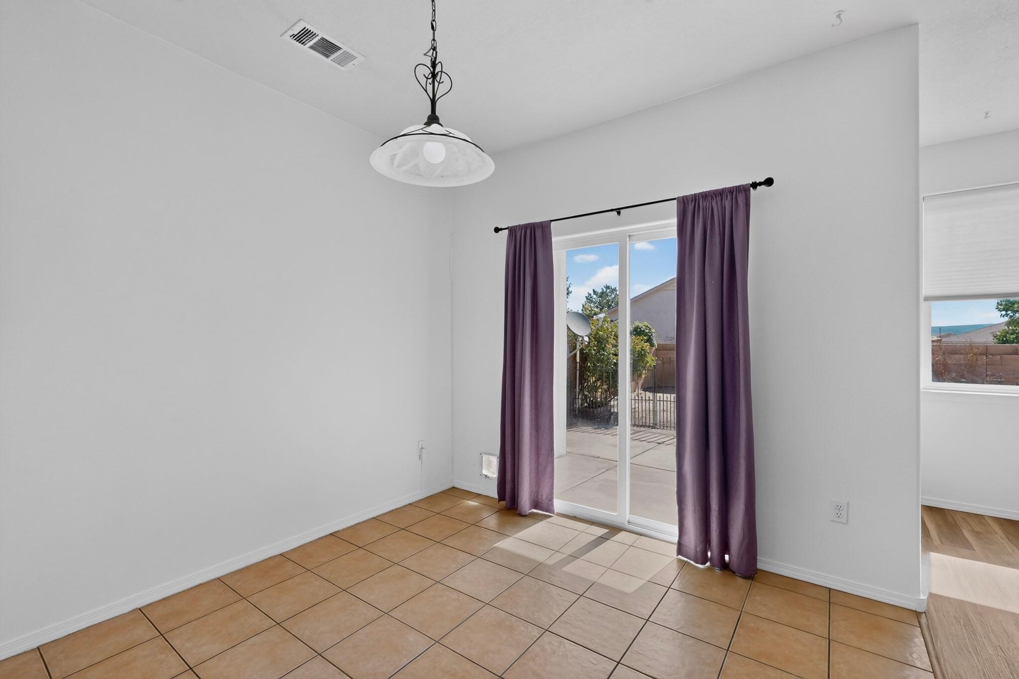 Photo 5 — 3112 Grassland Drive SW