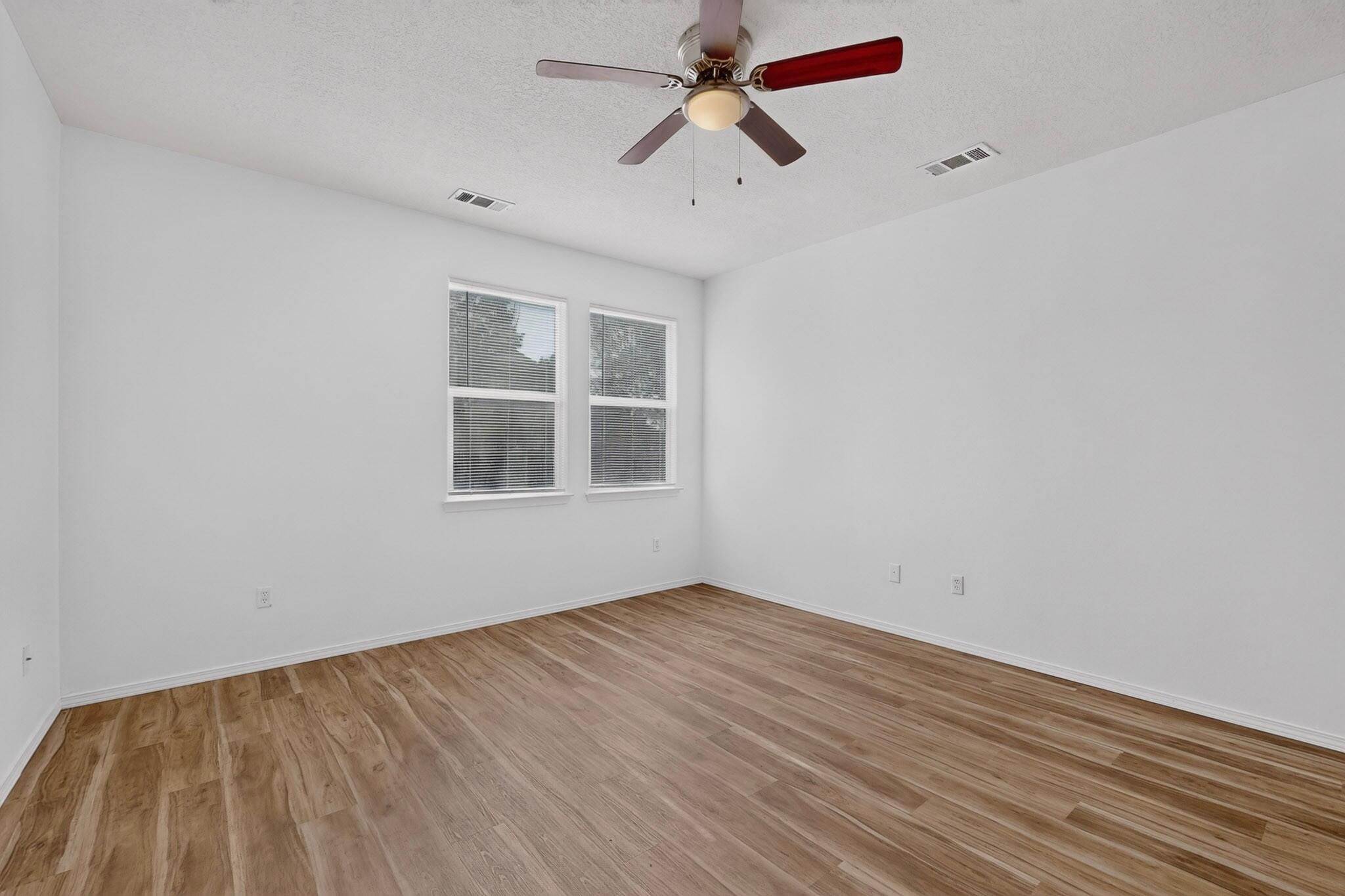 Photo 7 — 3112 Grassland Drive SW