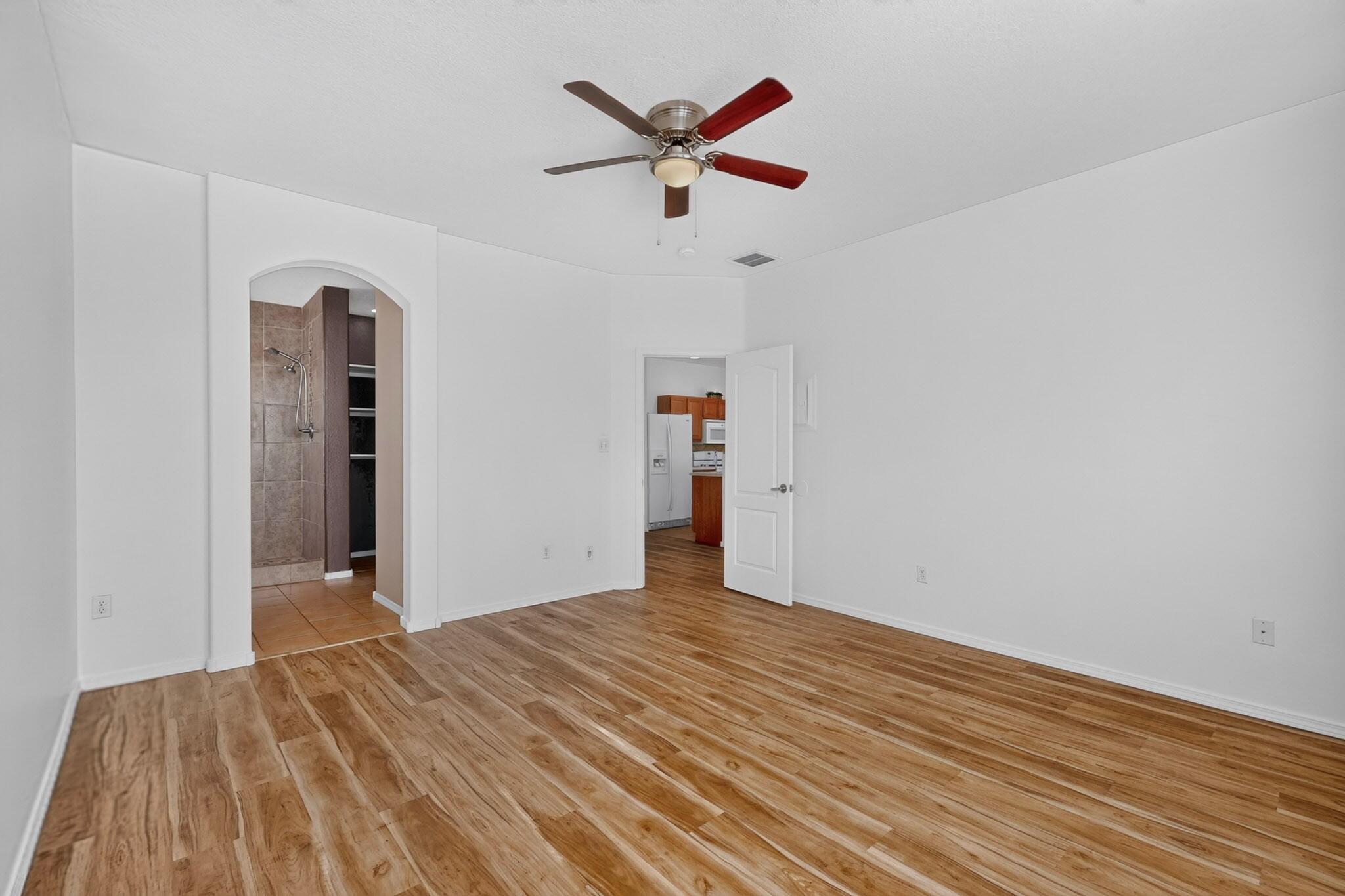 Photo 10 — 3112 Grassland Drive SW