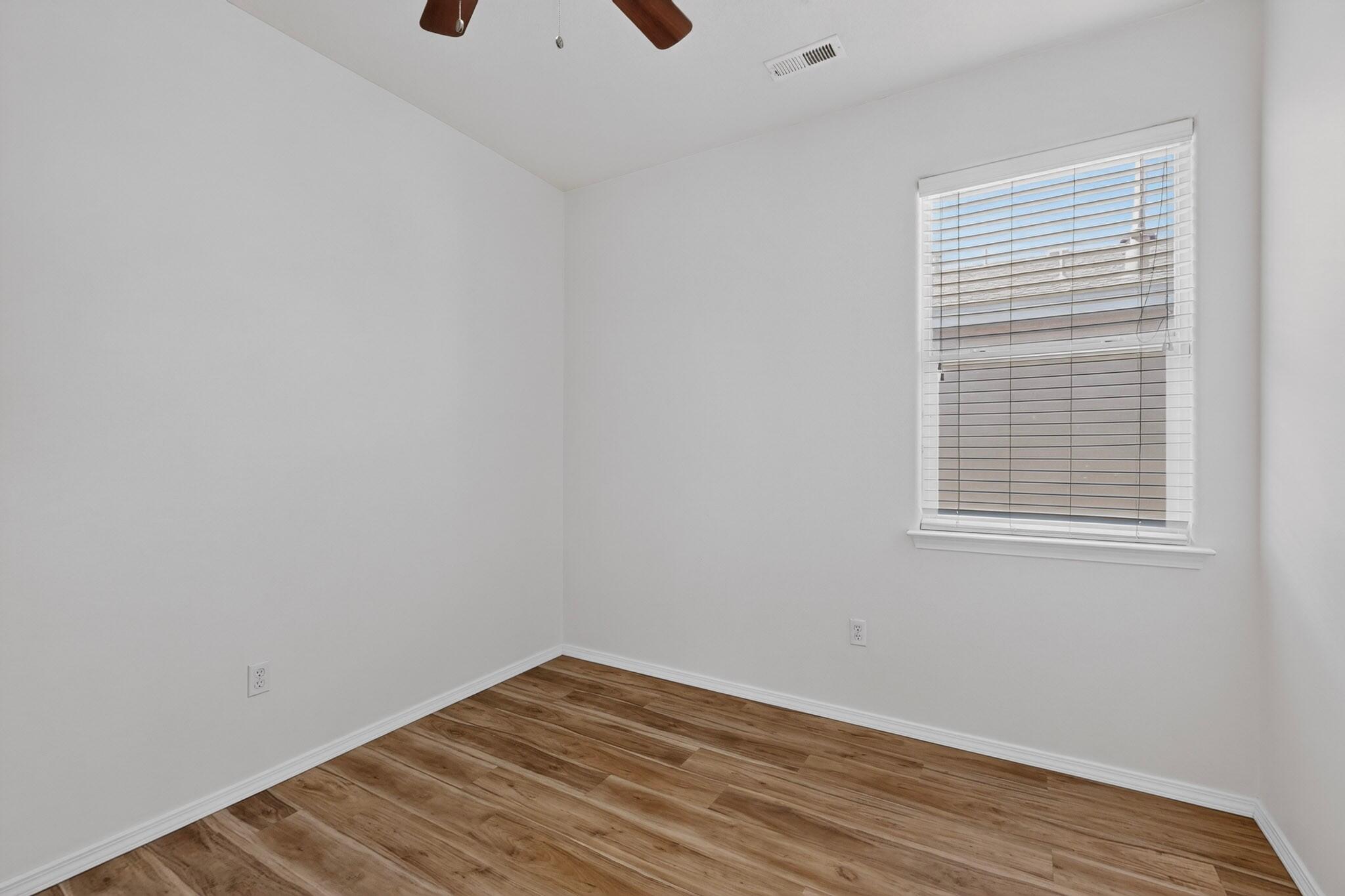 Photo 14 — 3112 Grassland Drive SW