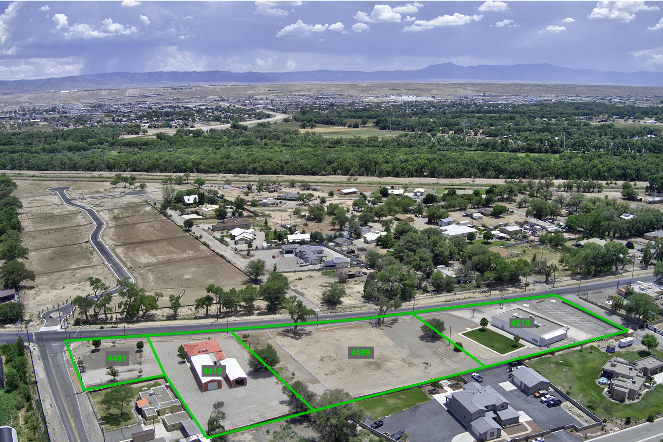 Photo 3 — 4509 Isleta Boulevard SW