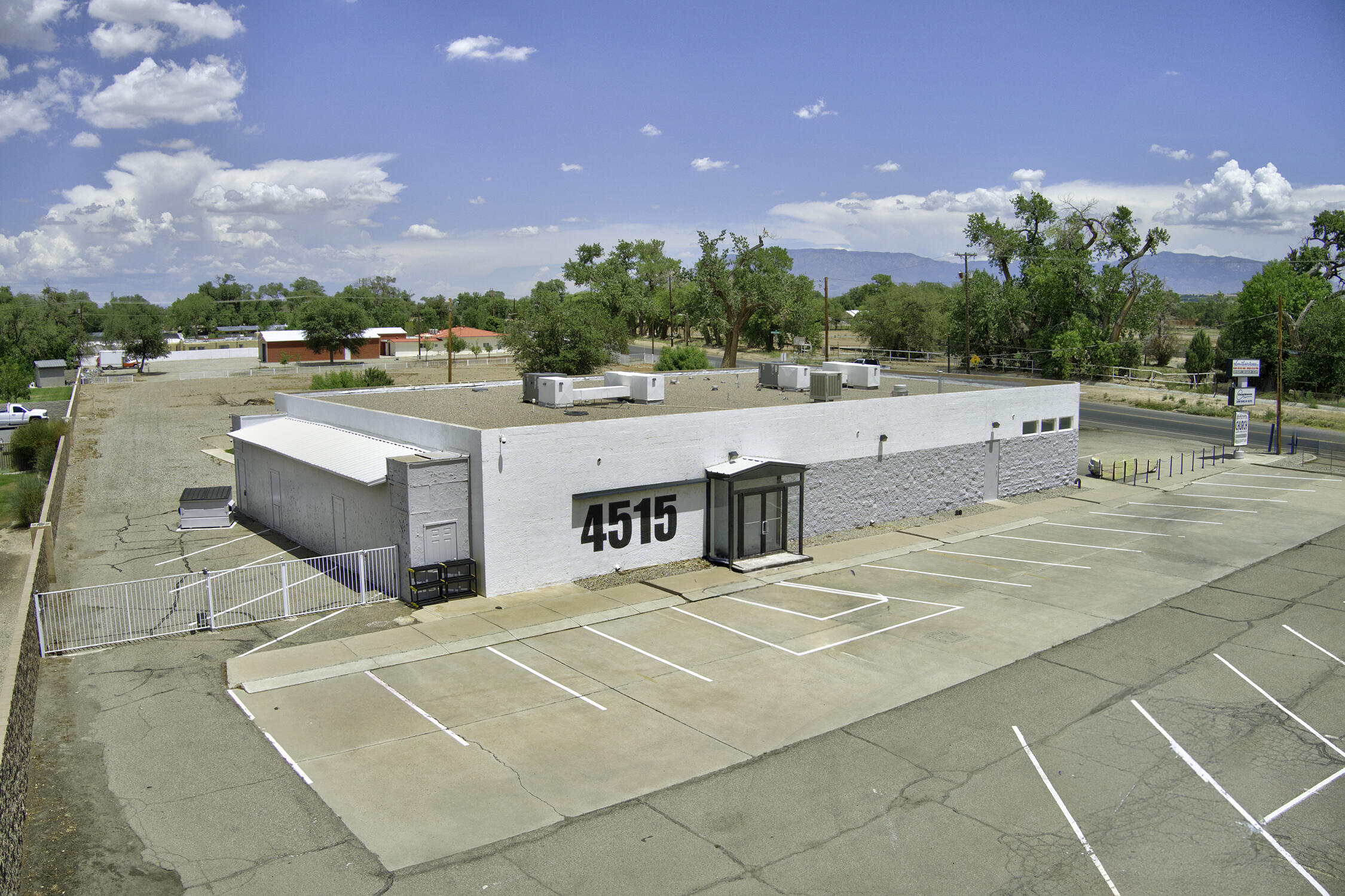 Photo 2 — 4515 Isleta Boulevard SW