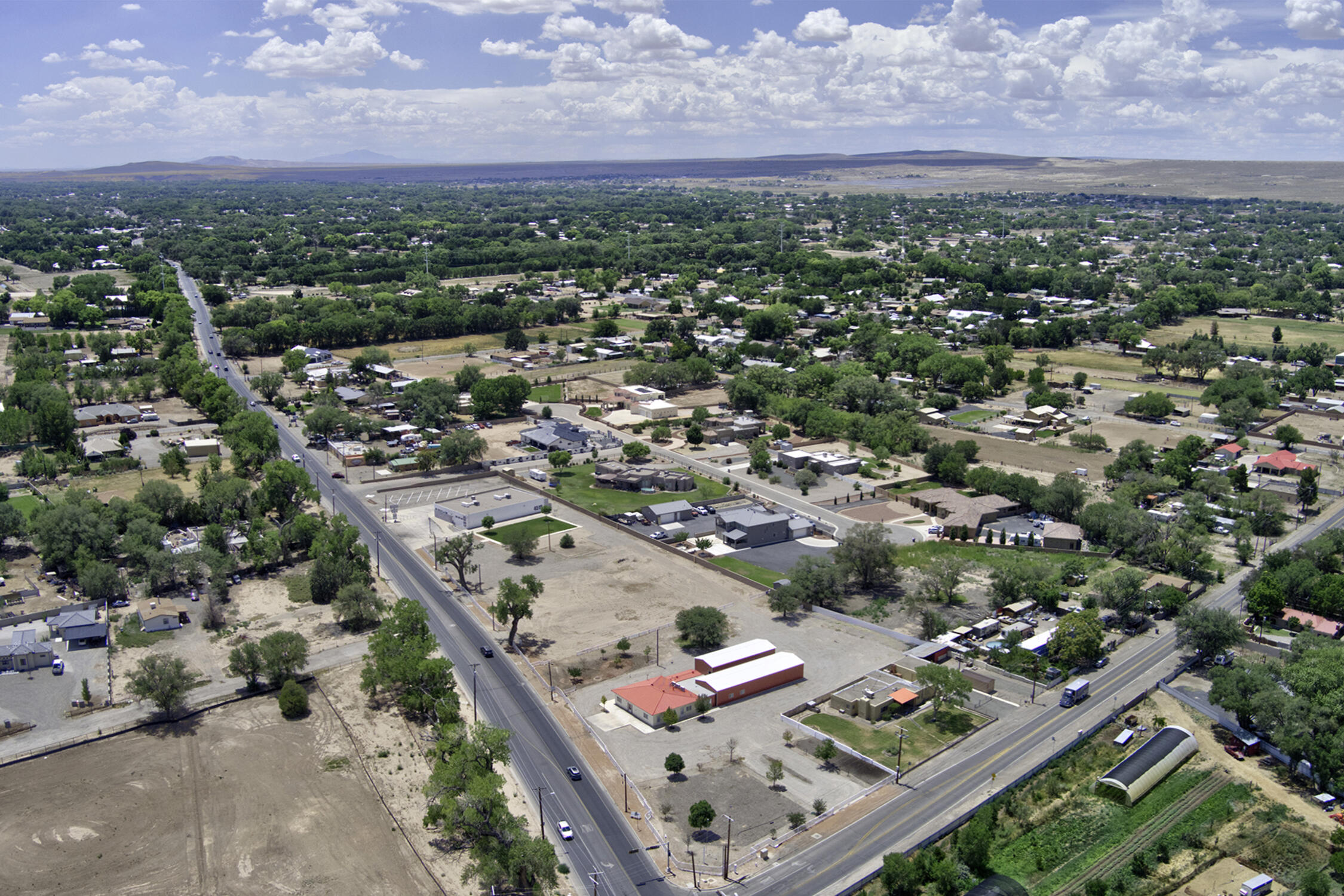 Photo 10 — 4415 Isleta Boulevard SW