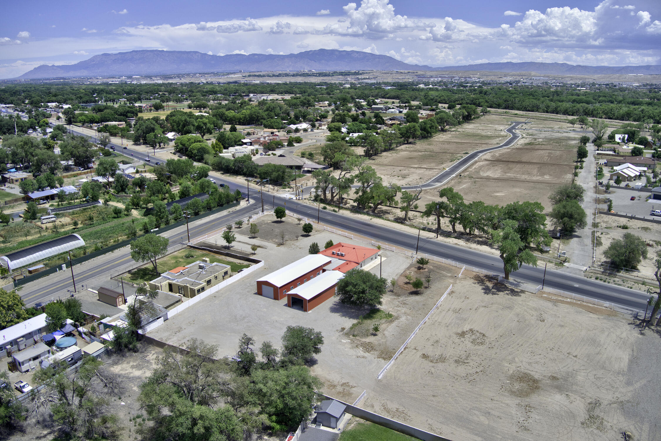 Photo 14 — 4415 Isleta Boulevard SW