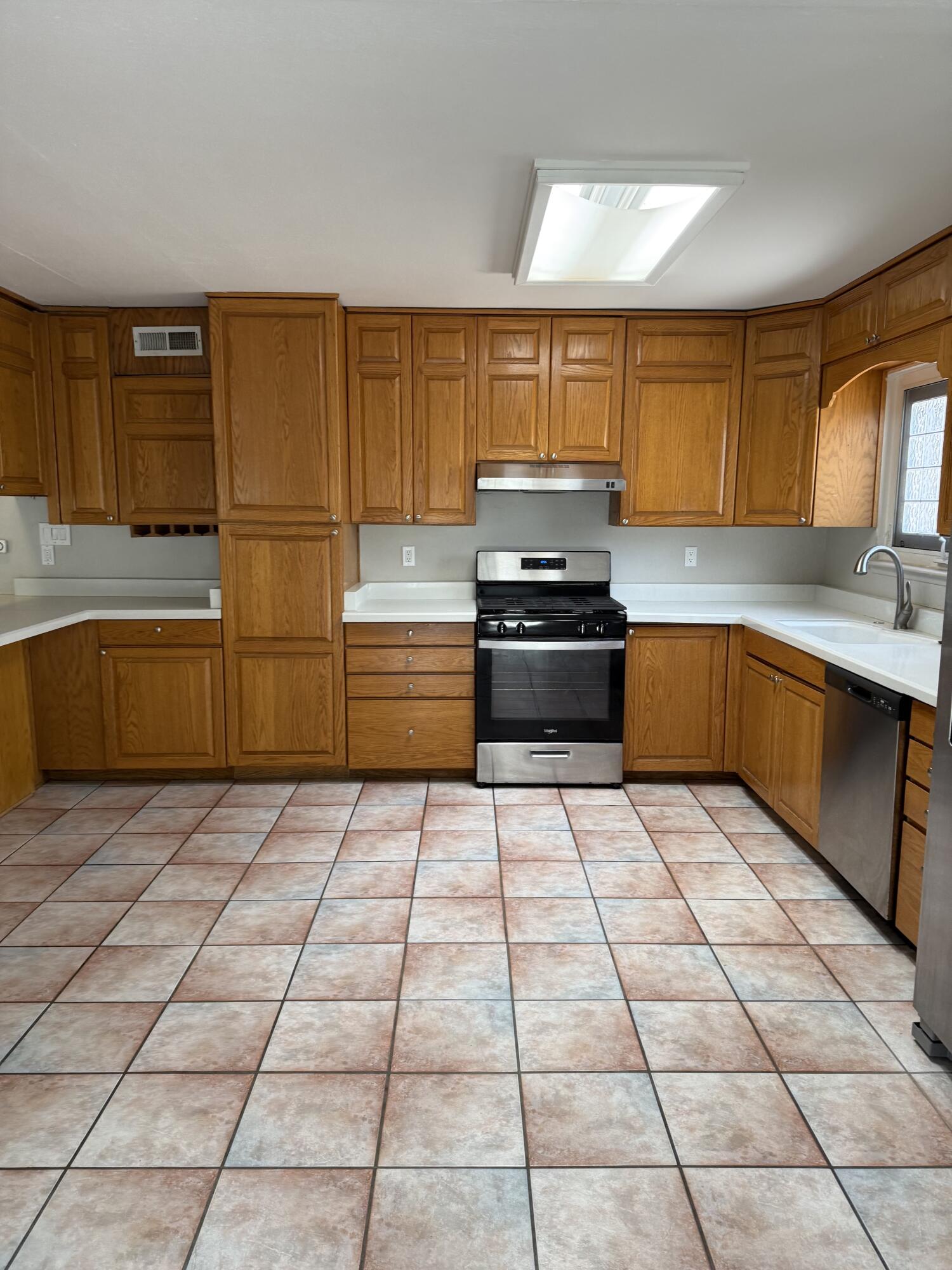 Photo 7 — 9609 SAN GABRIEL Road NE