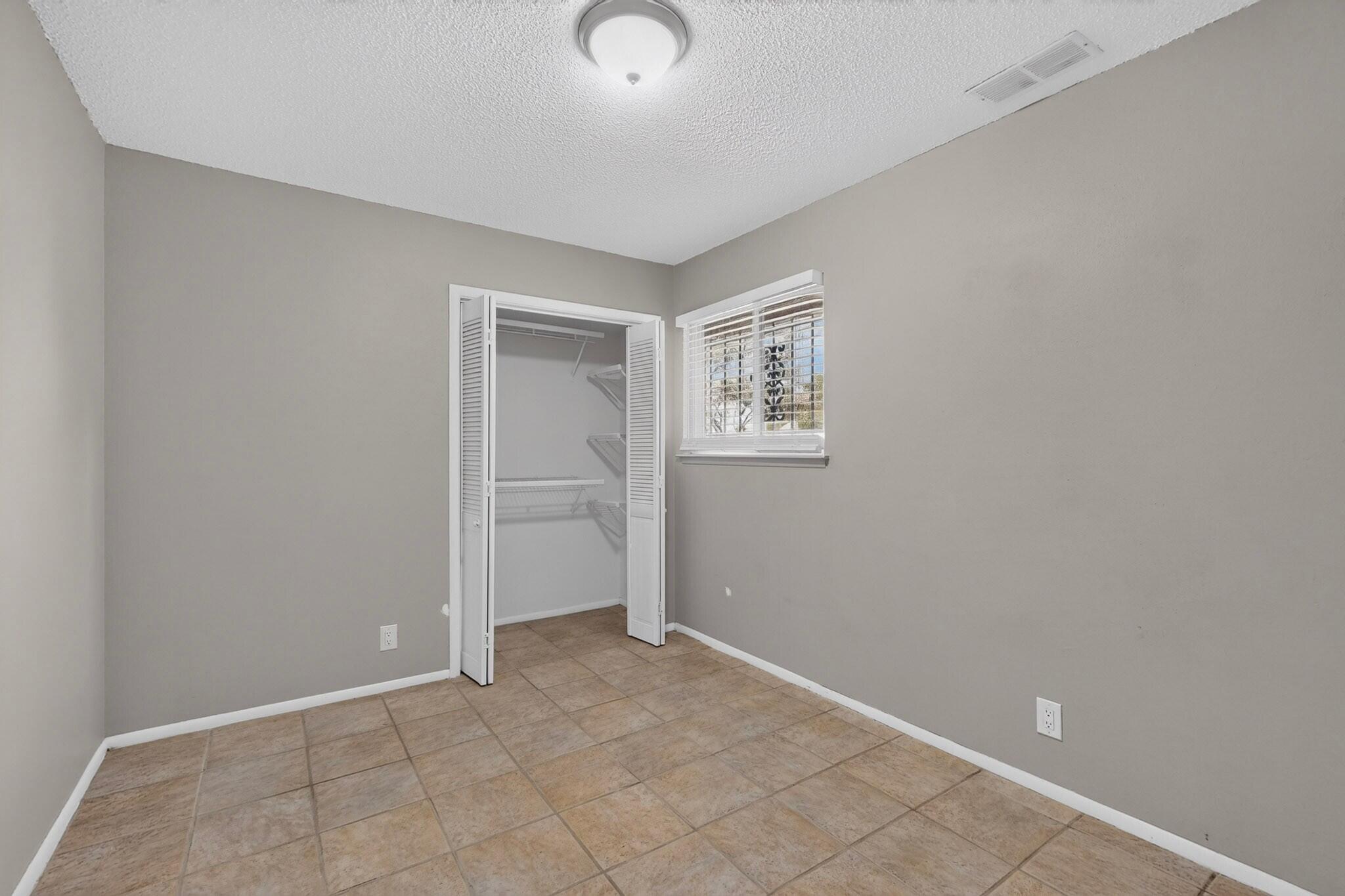 Photo 17 — 9609 SAN GABRIEL Road NE