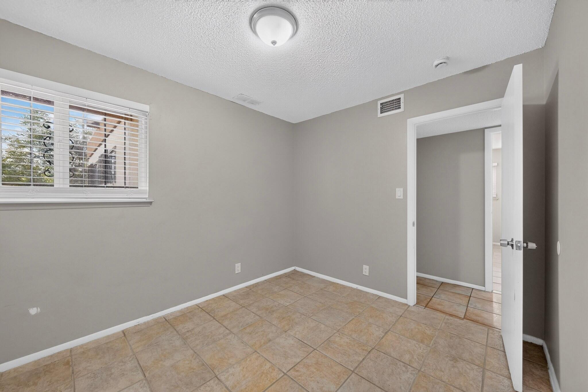 Photo 15 — 9609 SAN GABRIEL Road NE