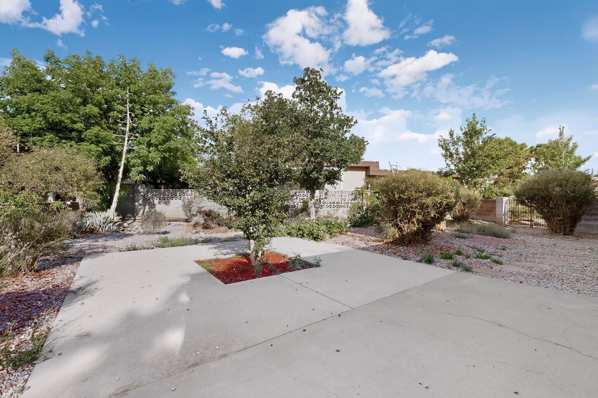 Photo 11 — 9609 SAN GABRIEL Road NE
