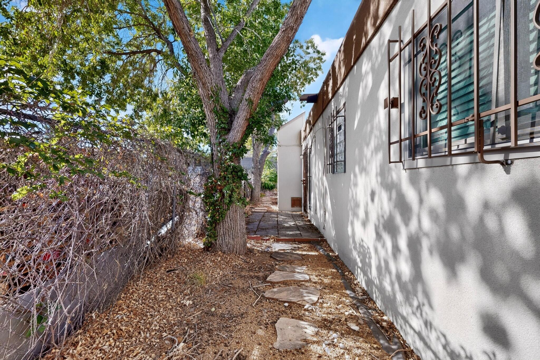 Photo 3 — 9609 SAN GABRIEL Road NE