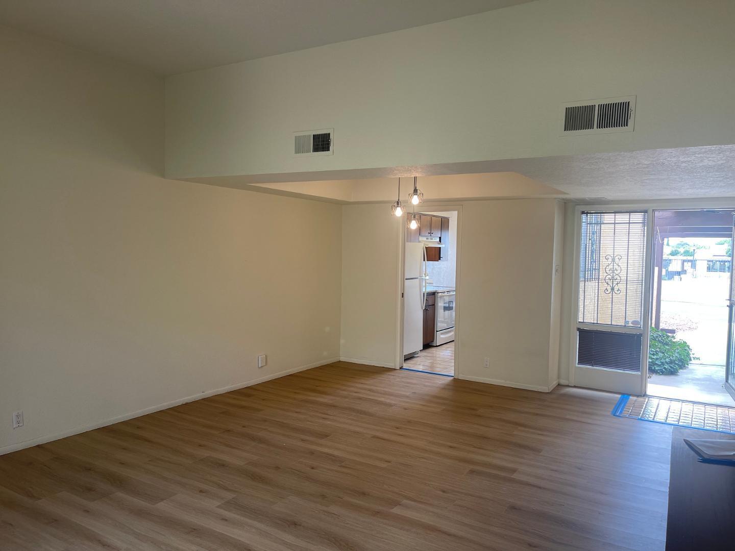 Photo 12 — 28 Casa Hermosa Drive NE
