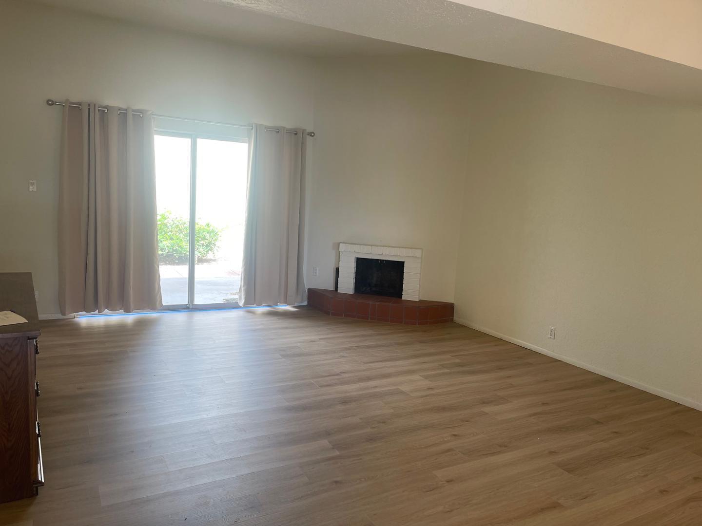 Photo 13 — 28 Casa Hermosa Drive NE