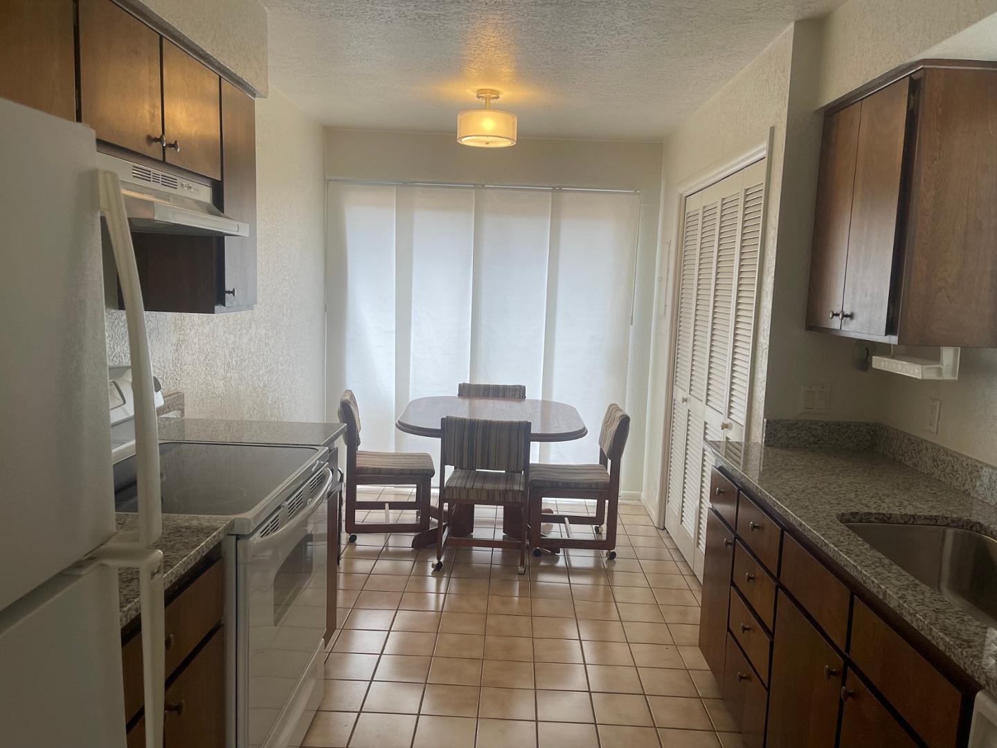 Photo 17 — 28 Casa Hermosa Drive NE