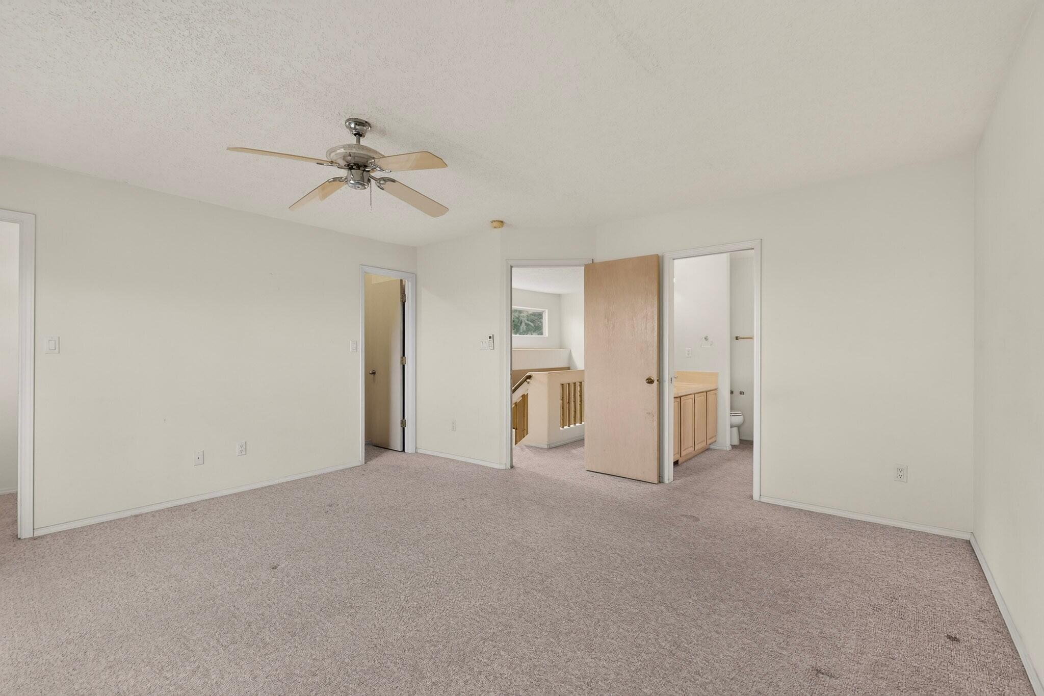 Photo 13 — 5339 La Colonia Drive NW