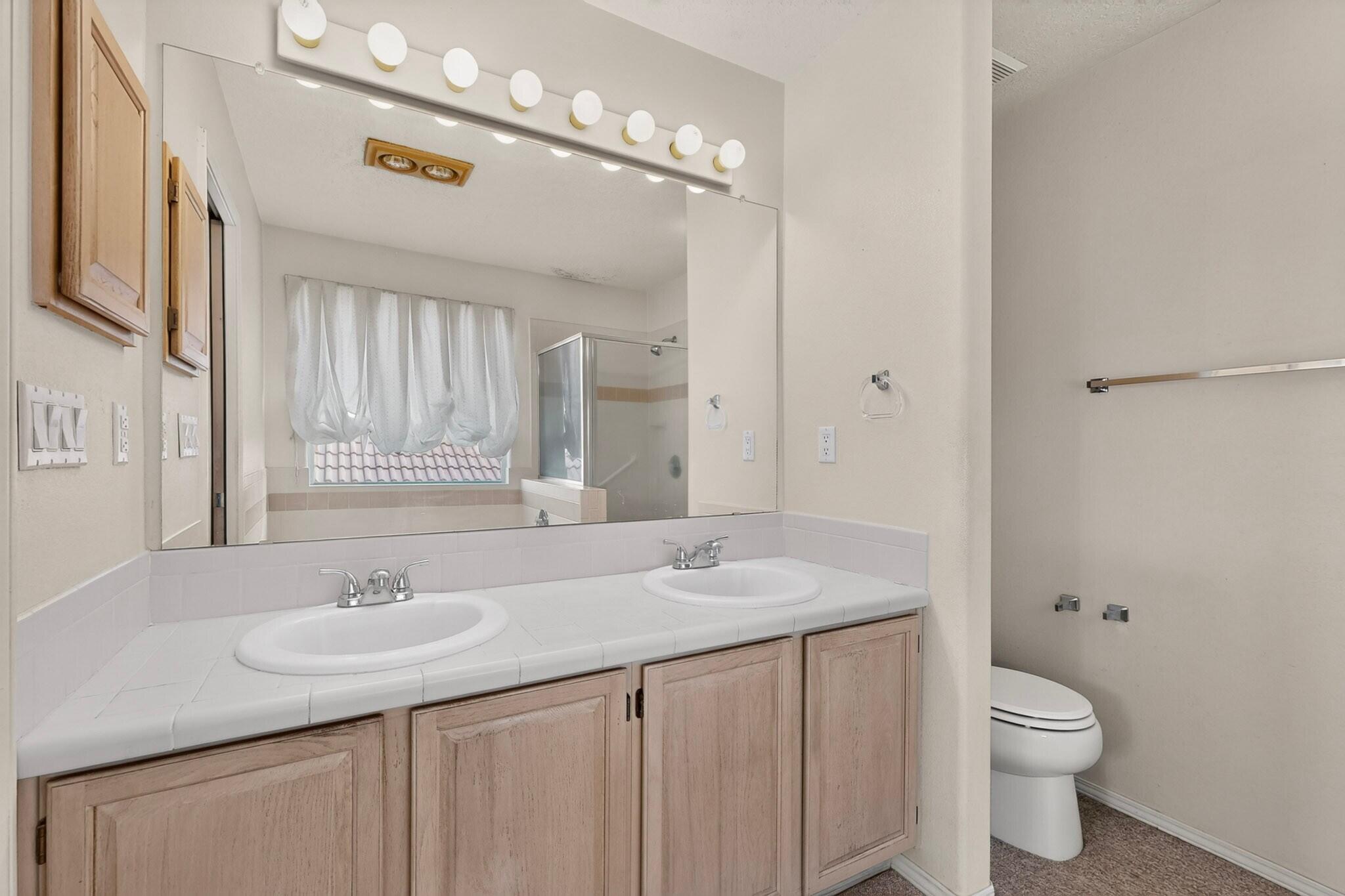 Photo 14 — 5339 La Colonia Drive NW