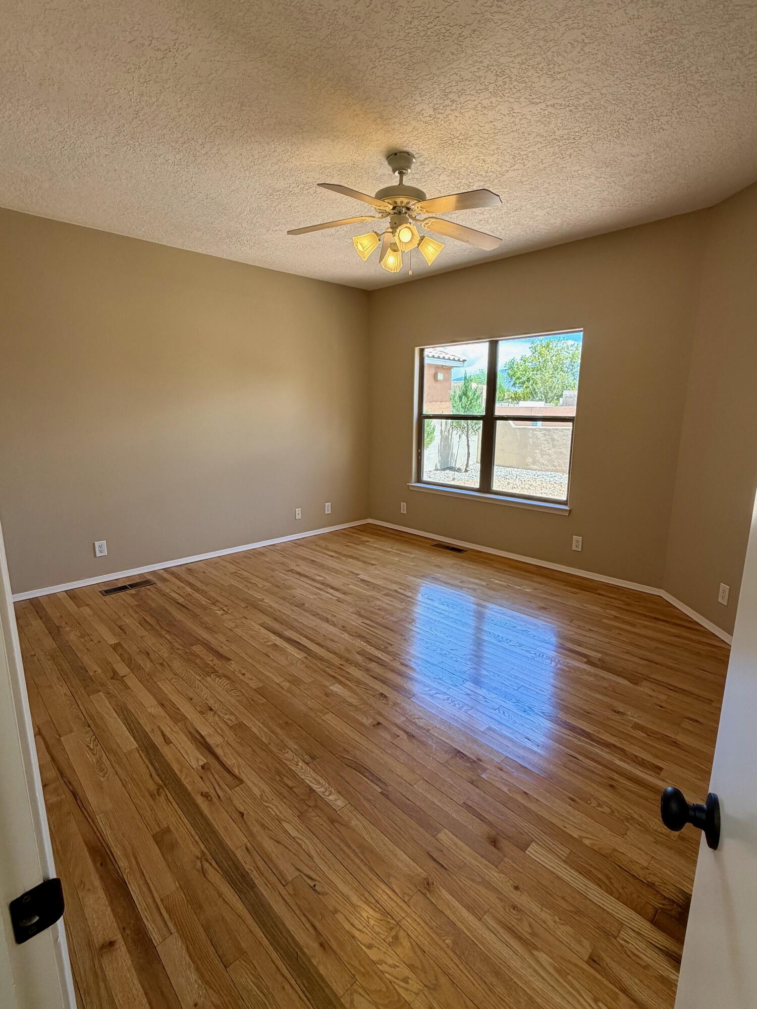 Photo 7 — 10305 Arroyo Crest Drive NW