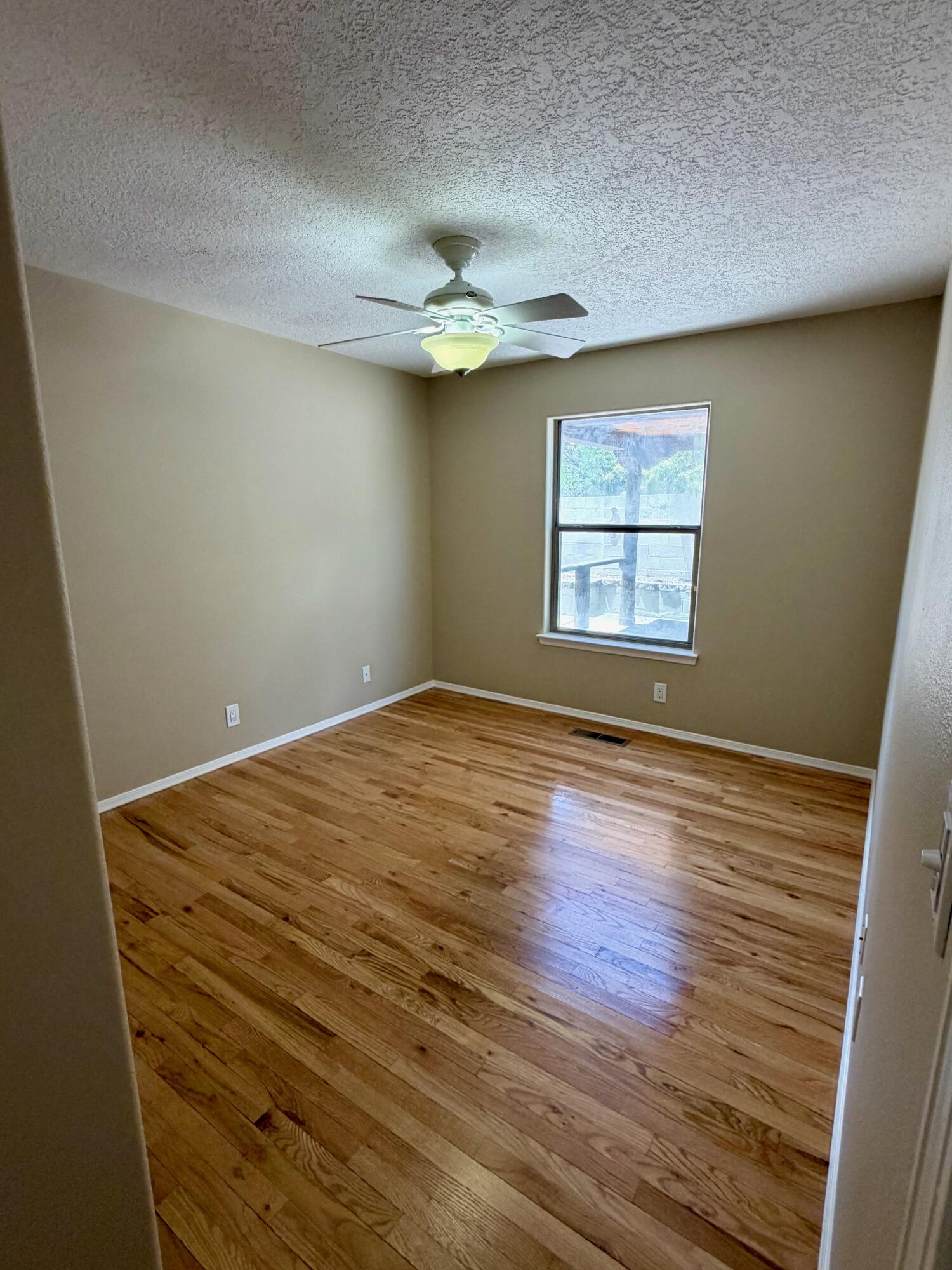 Photo 6 — 10305 Arroyo Crest Drive NW