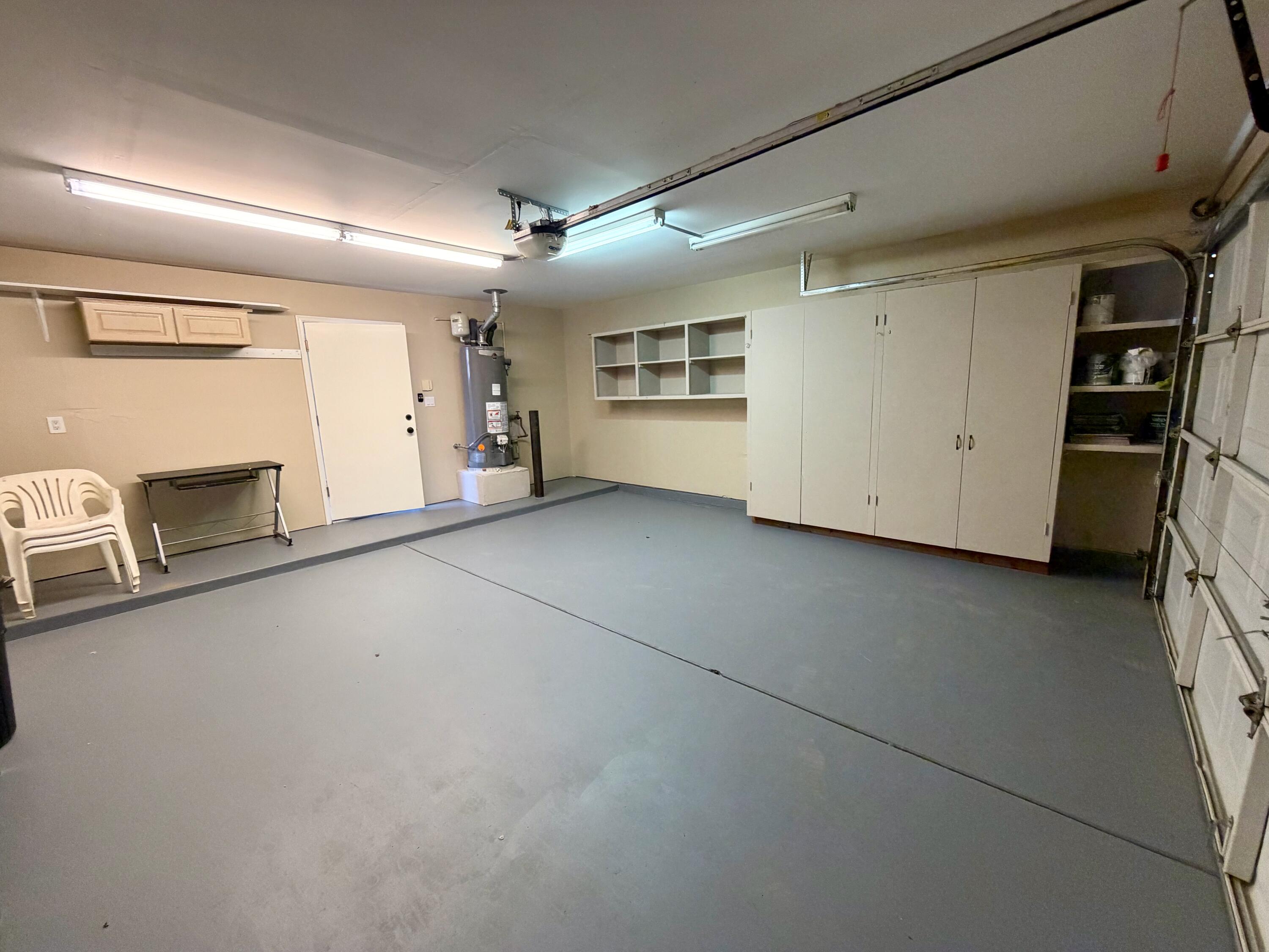 Photo 4 — 10305 Arroyo Crest Drive NW