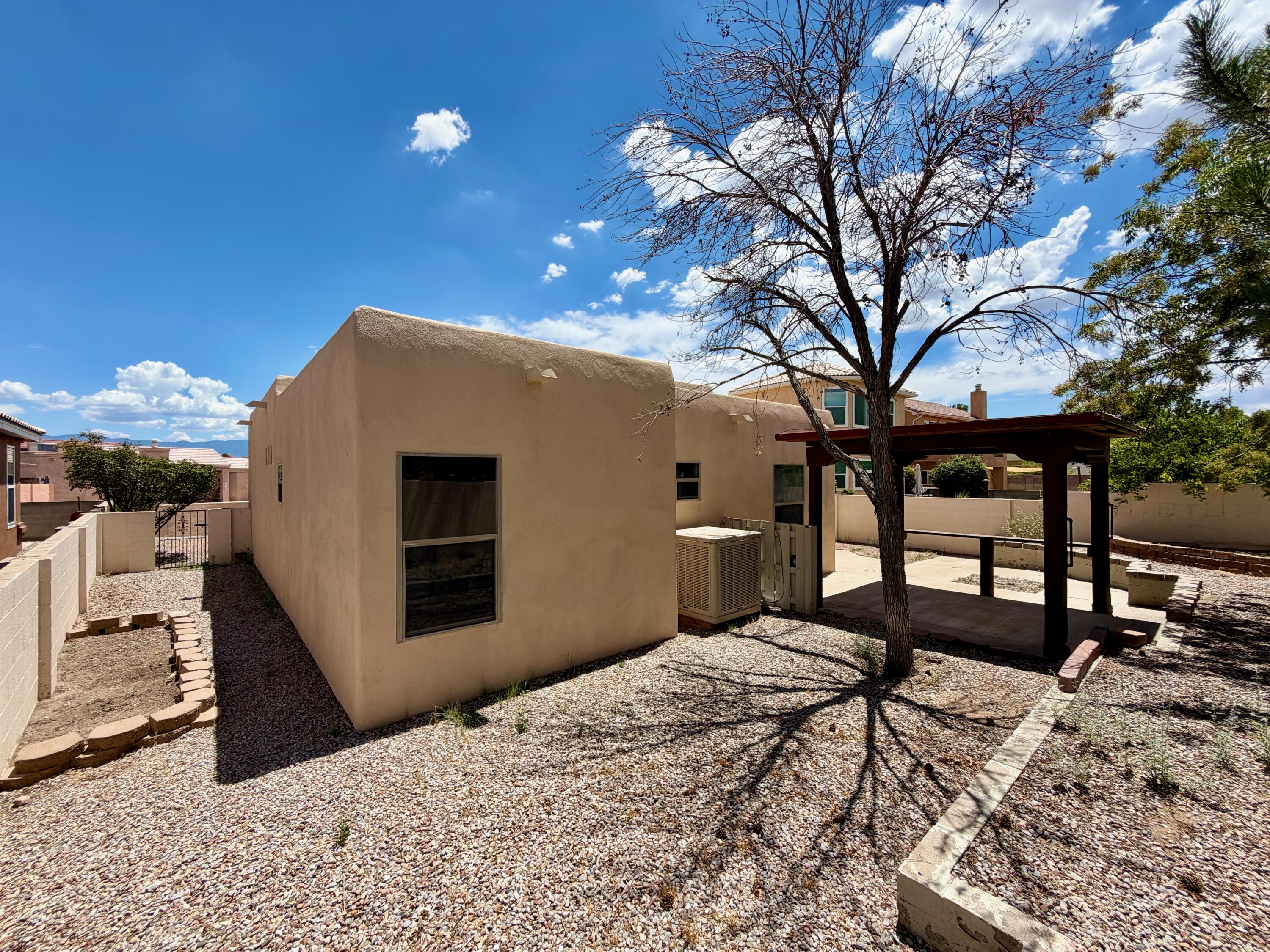 Photo 3 — 10305 Arroyo Crest Drive NW