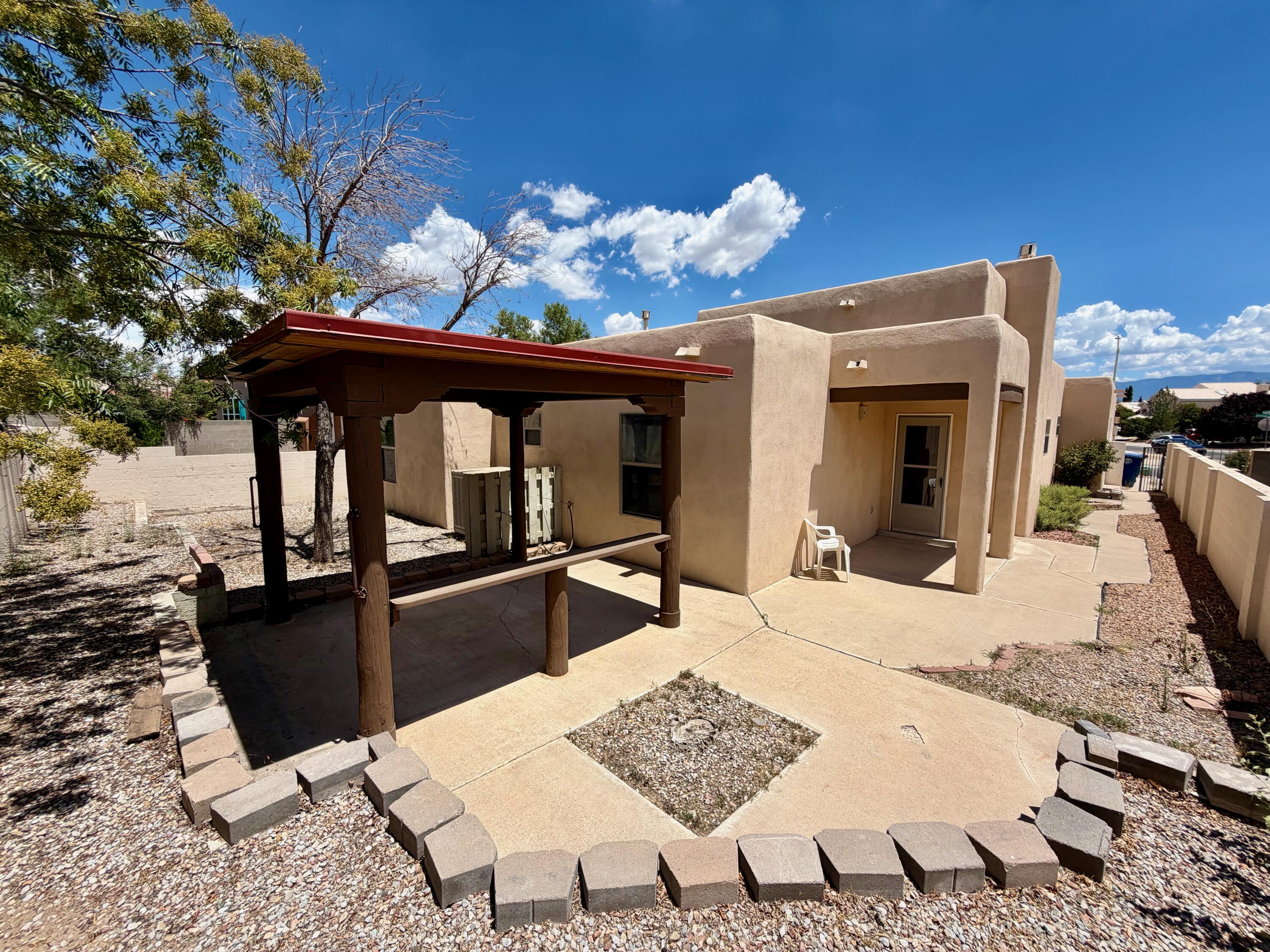 Photo 2 — 10305 Arroyo Crest Drive NW