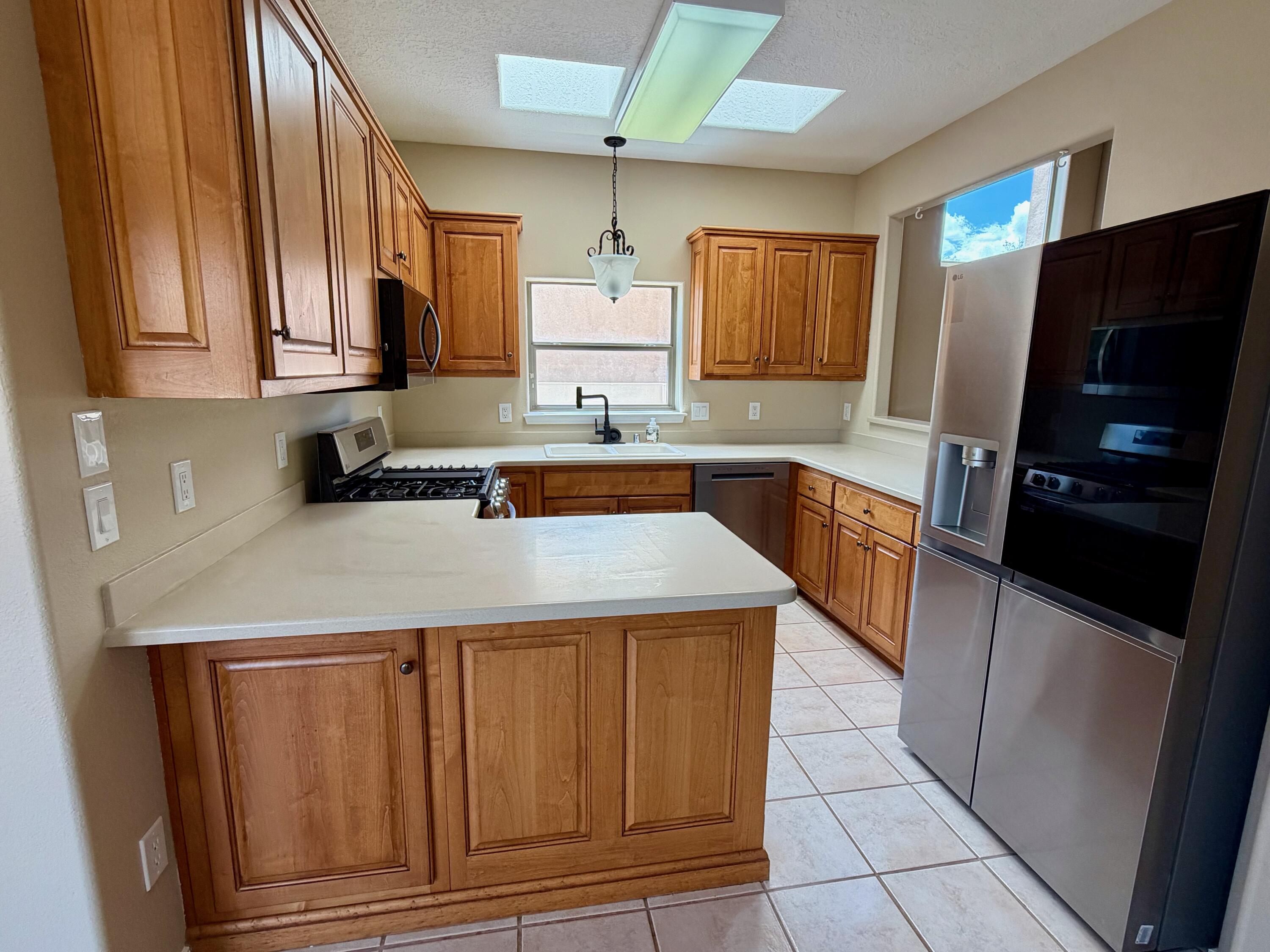 Photo 14 — 10305 Arroyo Crest Drive NW