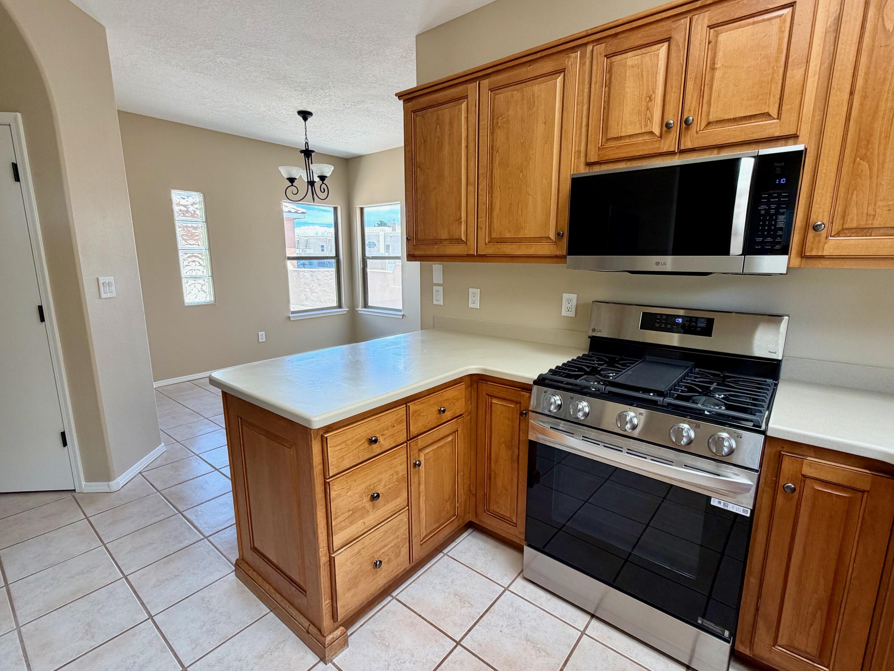 Photo 13 — 10305 Arroyo Crest Drive NW