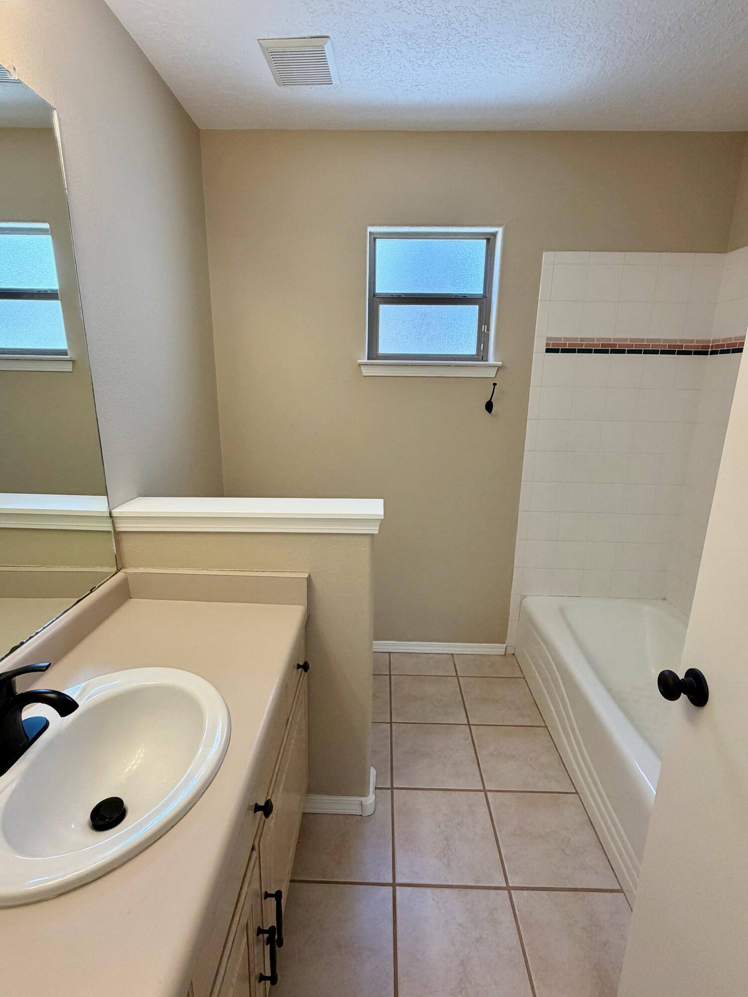 Photo 9 — 10305 Arroyo Crest Drive NW