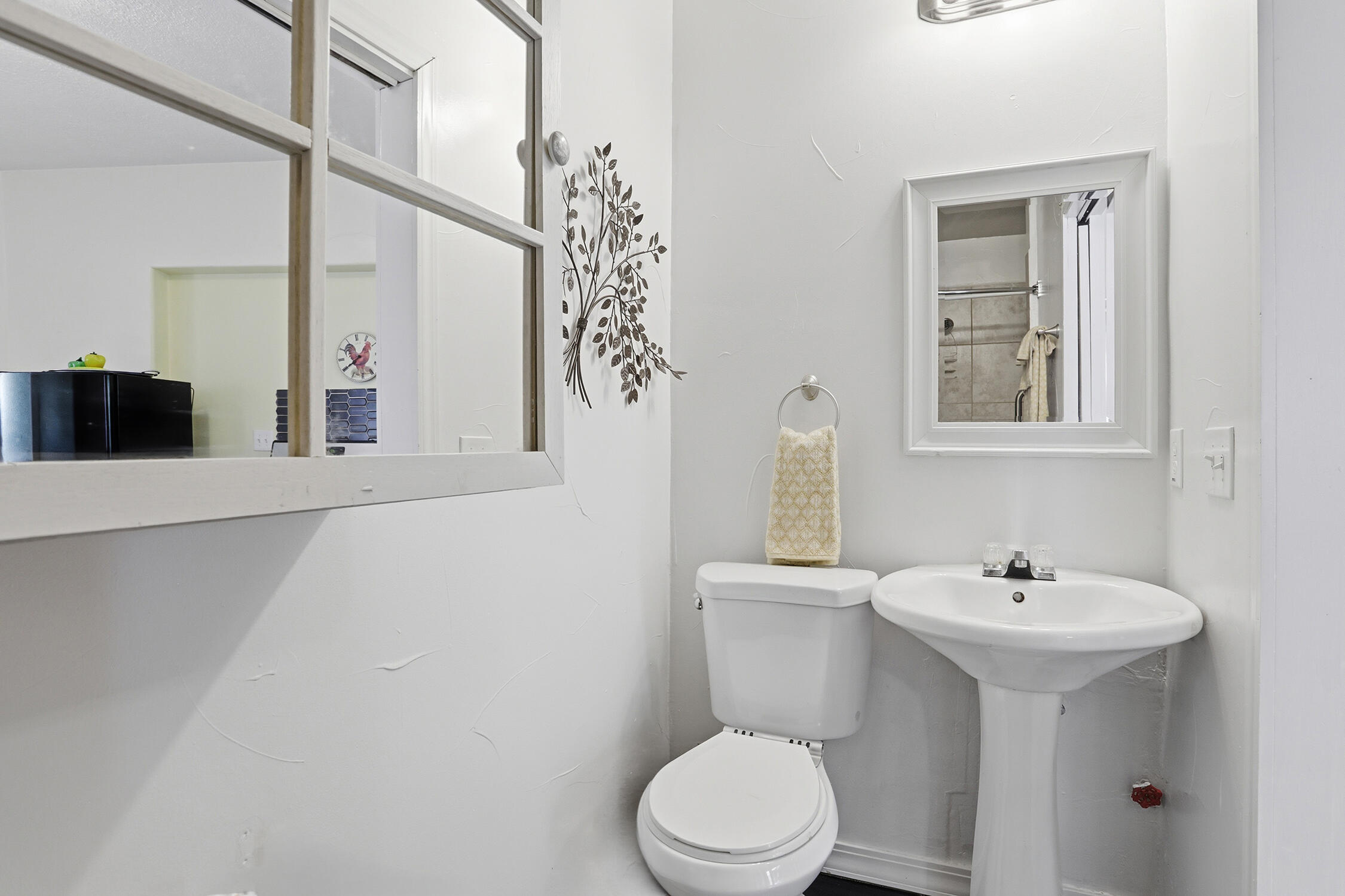 Photo 14 — 1606 Roma Avenue NE
