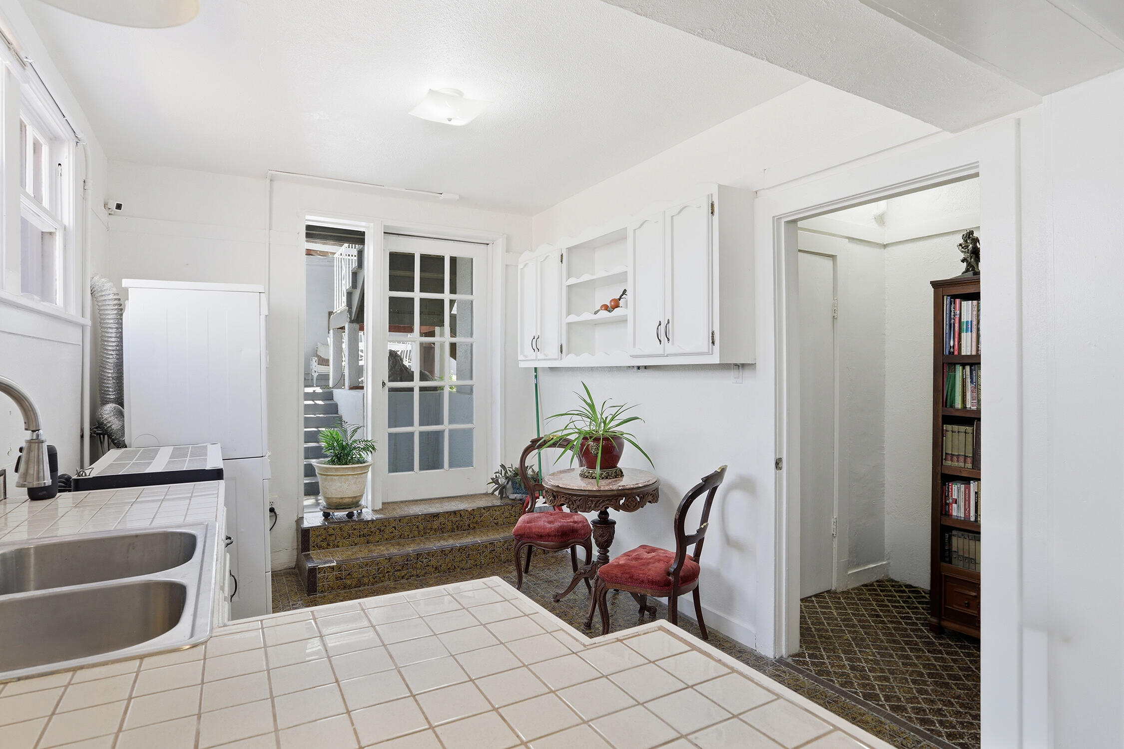 Photo 20 — 1606 Roma Avenue NE