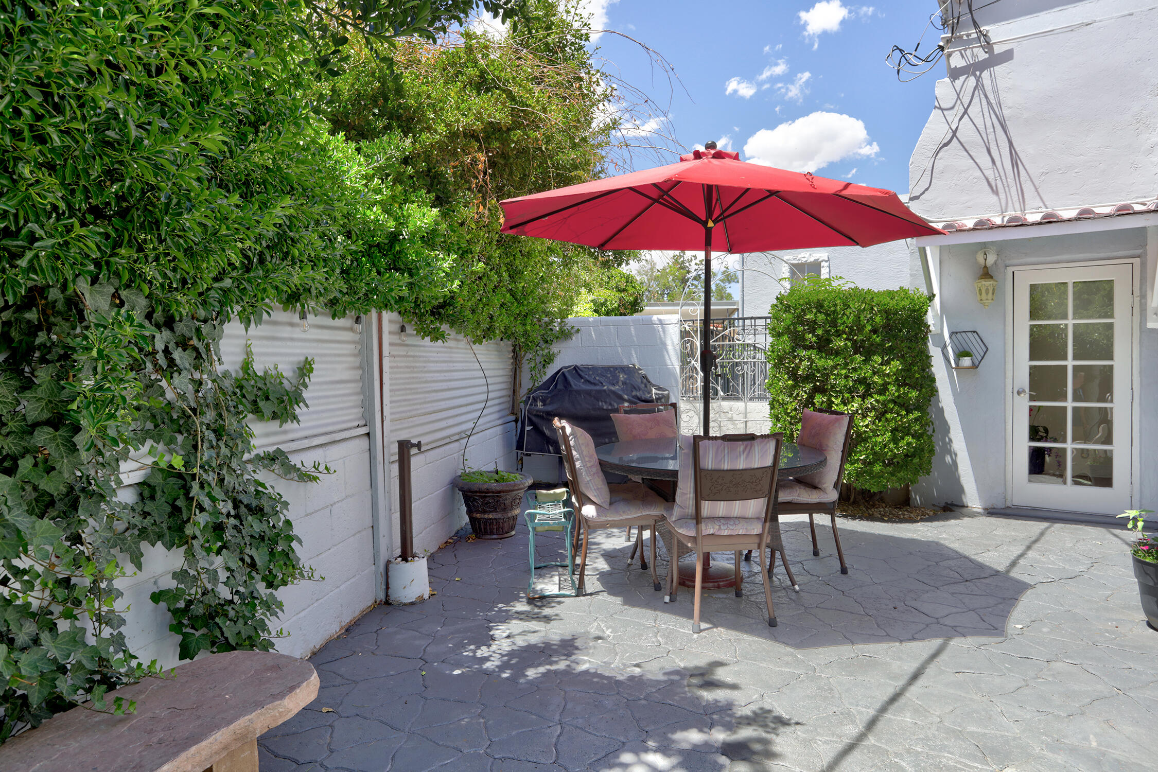 Photo 18 — 1606 Roma Avenue NE