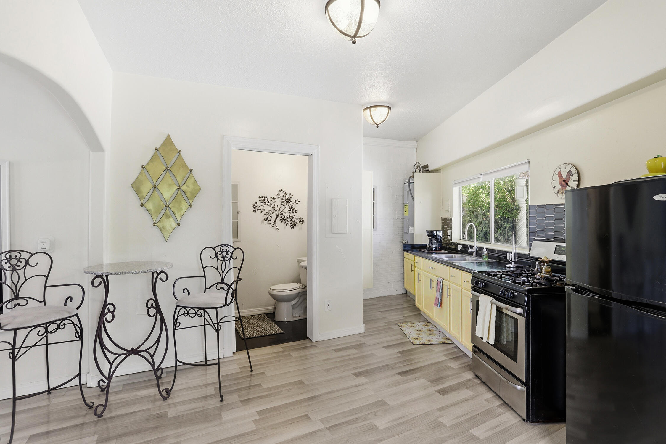 Photo 12 — 1606 Roma Avenue NE