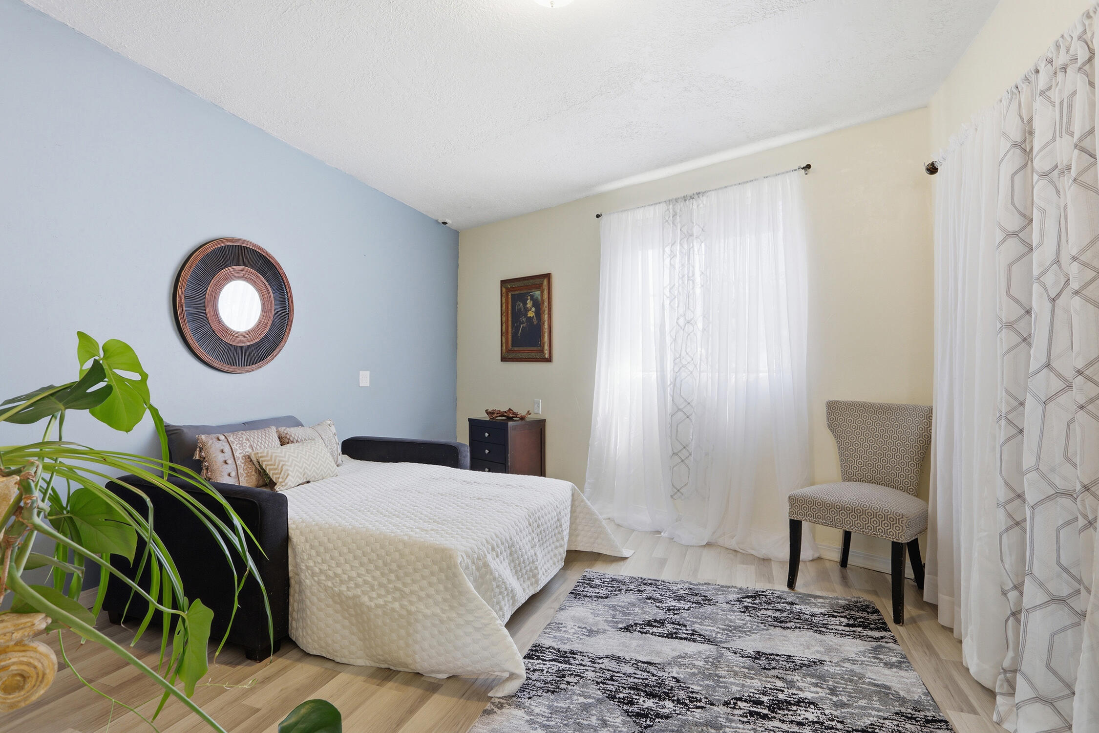 Photo 10 — 1606 Roma Avenue NE