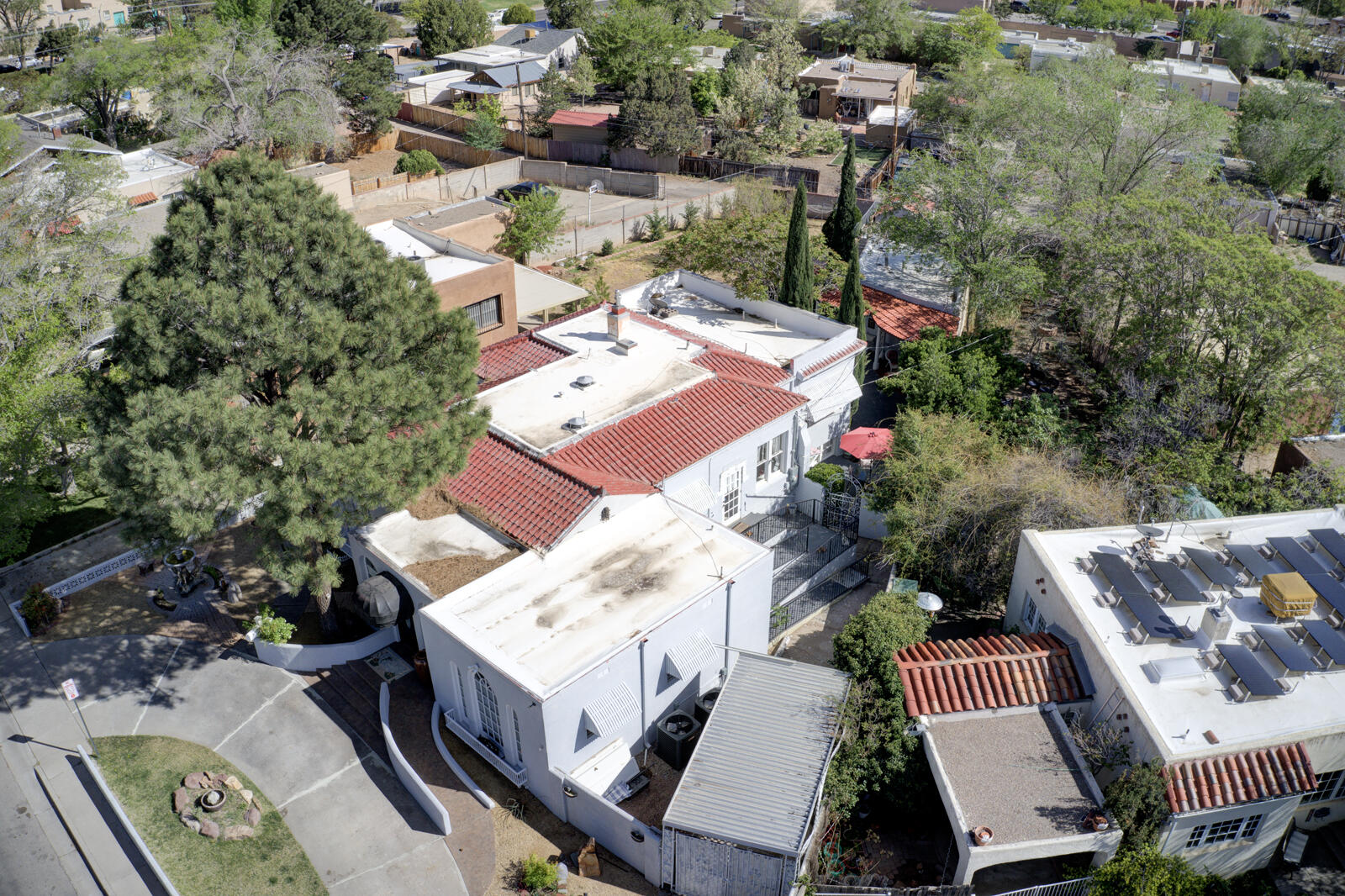 Photo 5 — 1606 Roma Avenue NE