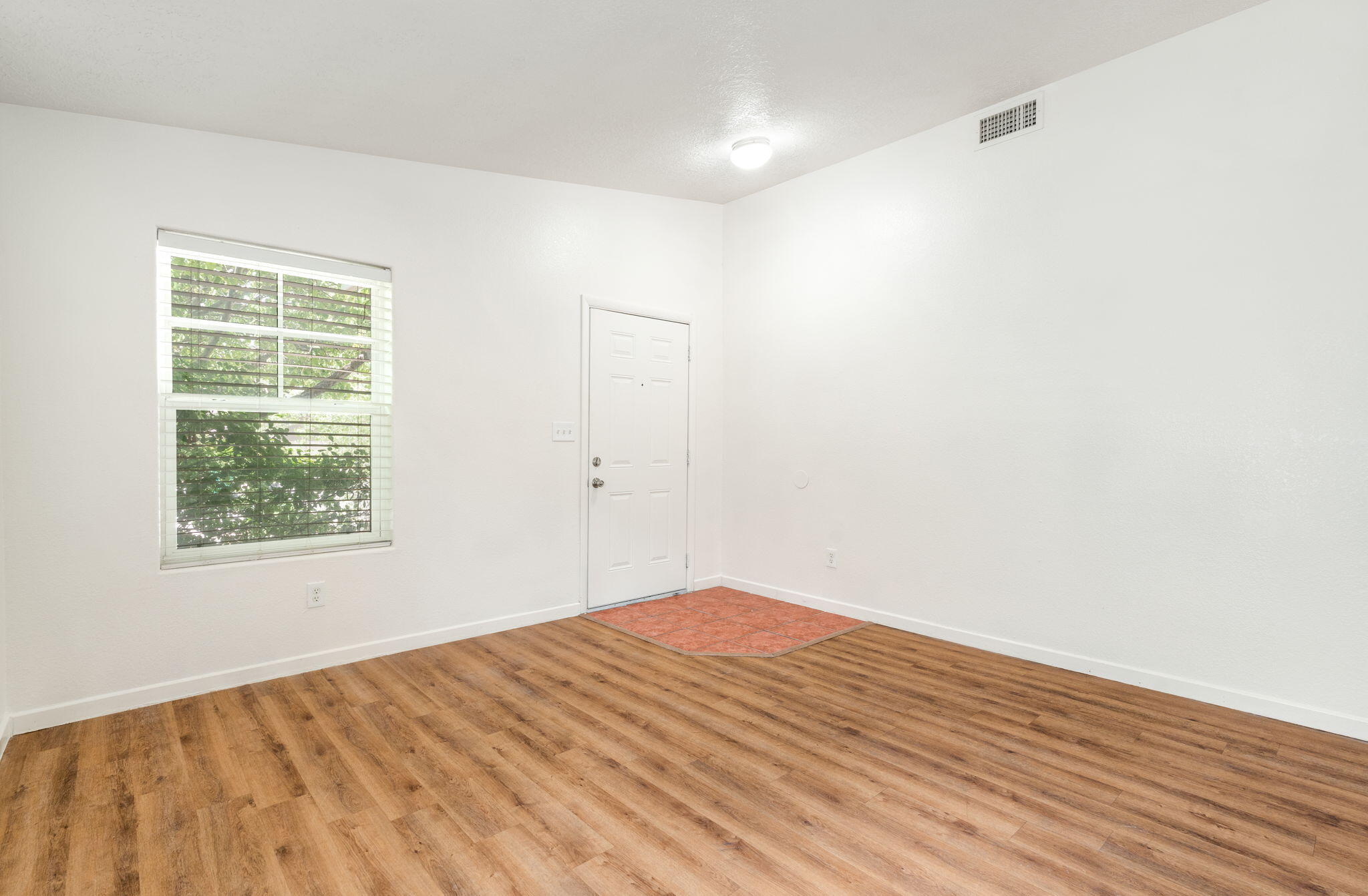 Photo 19 — 2102 N Ensenada Circle SE