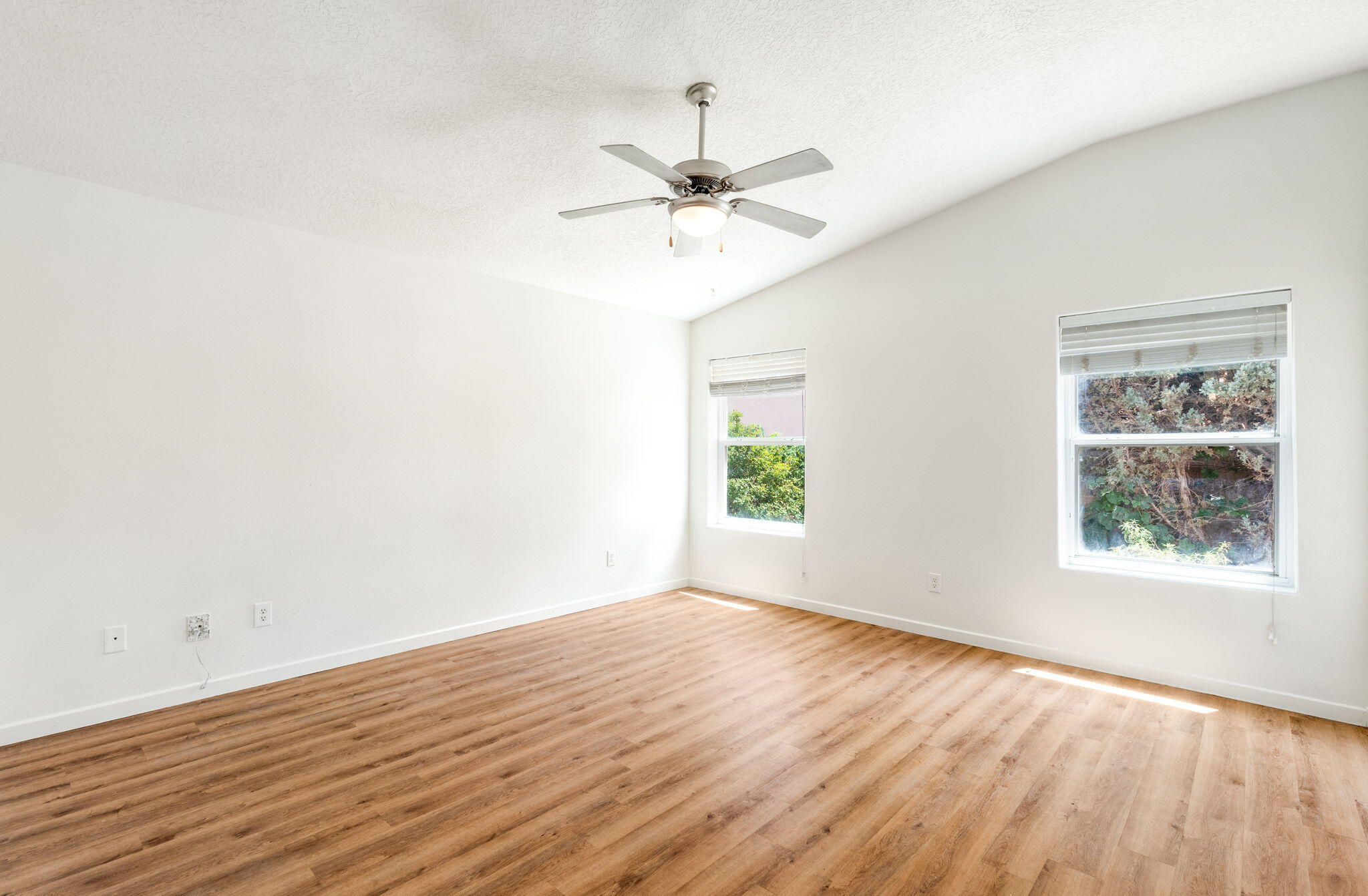 Photo 9 — 2102 N Ensenada Circle SE